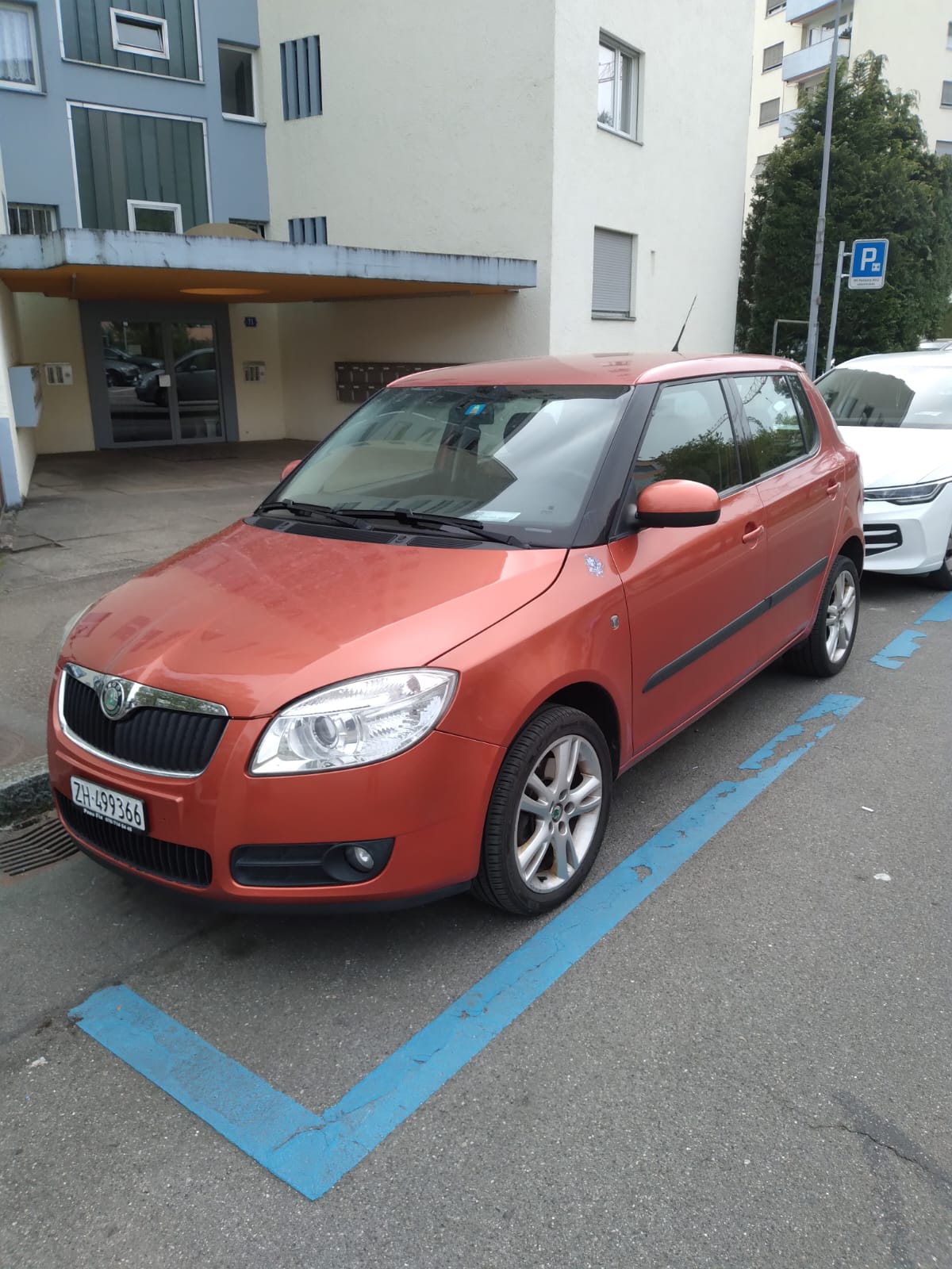 SKODA 1.9 TDI DPF Ambiente-image-1