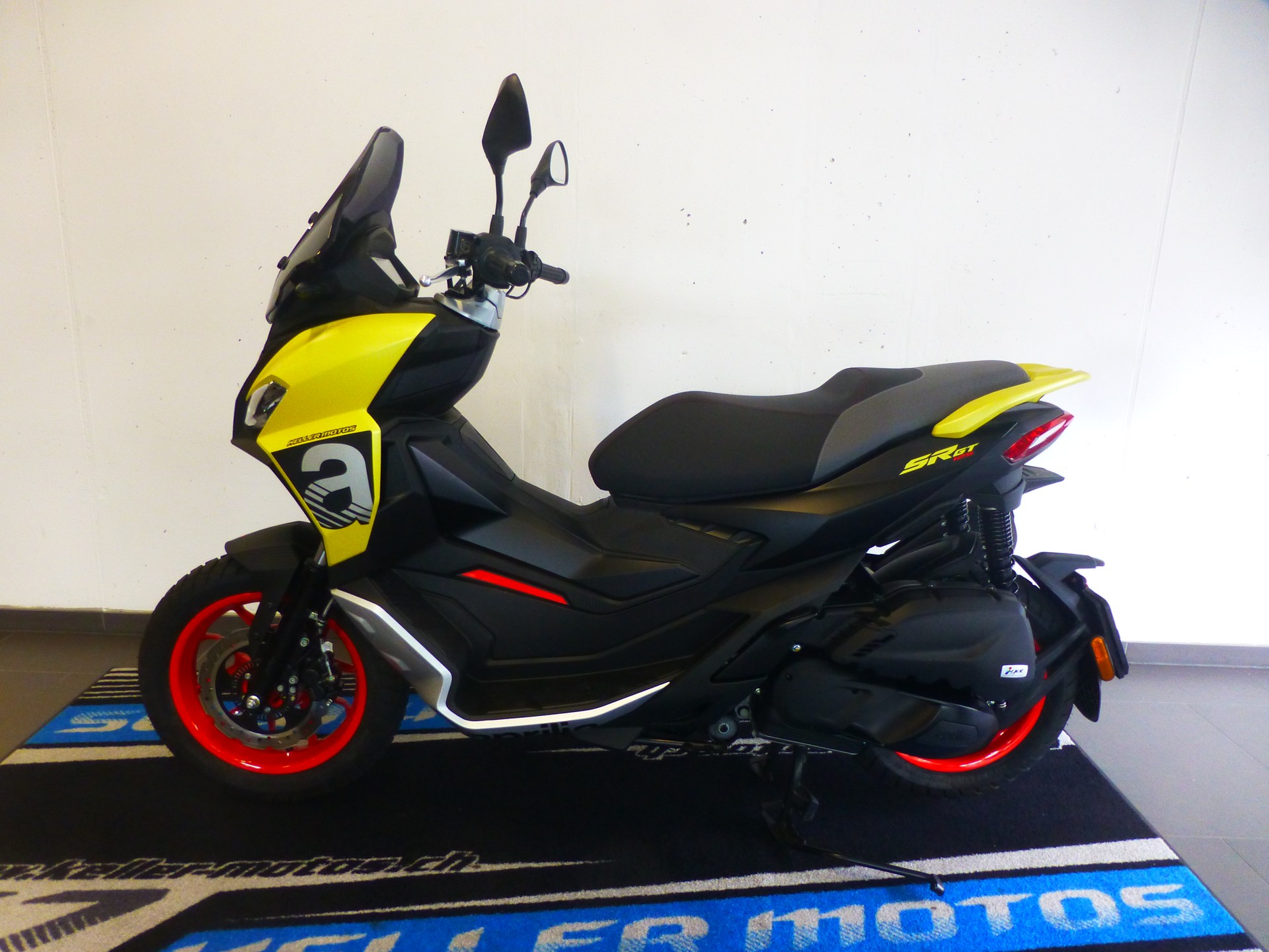 APRILIA SR 125 GT Sport ABS-showroom-element-1