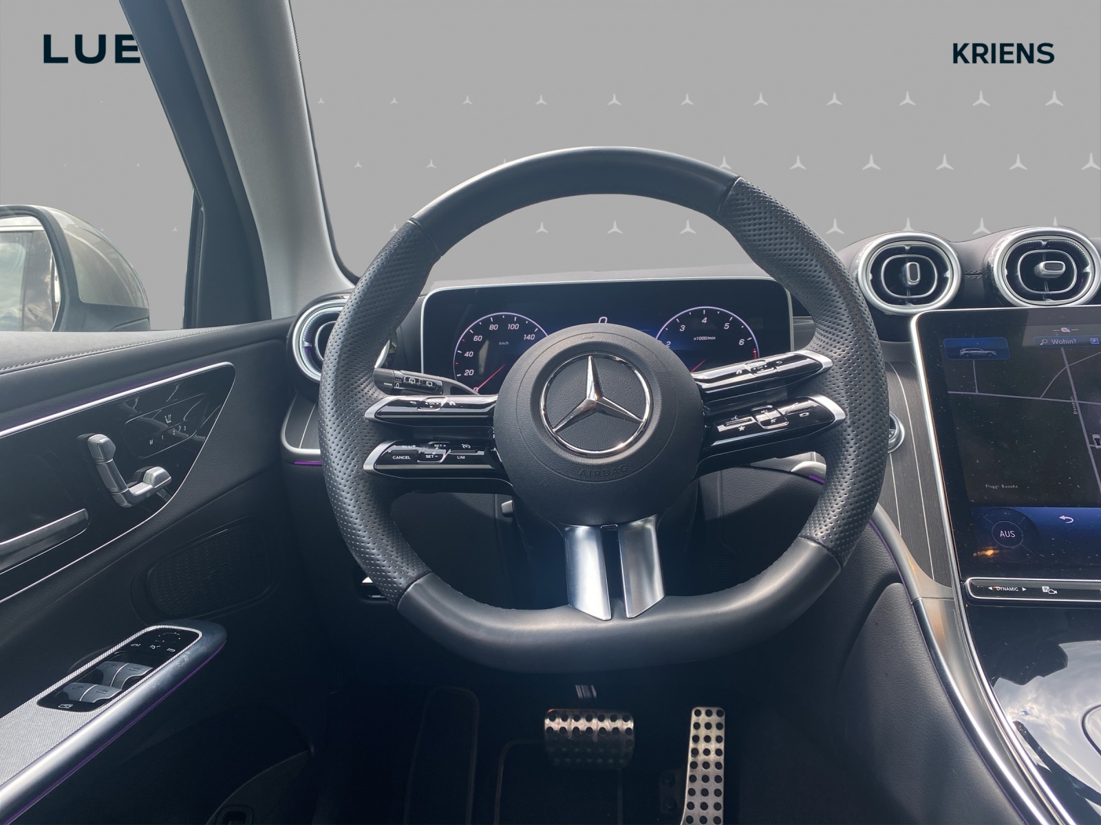 MERCEDES-BENZ GLC 200 4M - AMG / Panorama-Dach / Rückfahrkamera-image-10