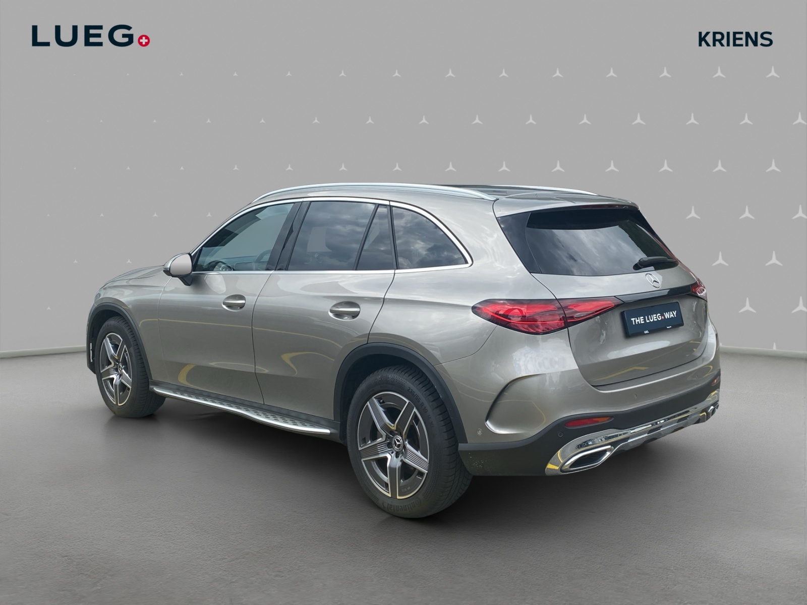 MERCEDES-BENZ GLC 200 4M - AMG / Panorama-Dach / Rückfahrkamera-image-2