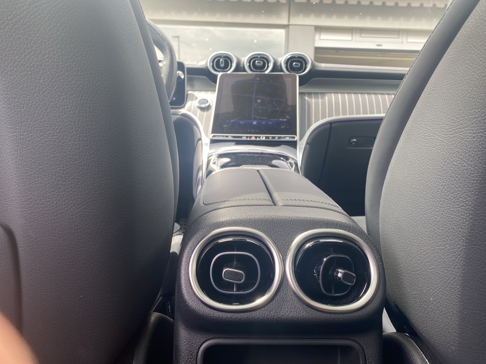 MERCEDES-BENZ GLC 200 4M - AMG / Panorama-Dach / Rückfahrkamera-image-12