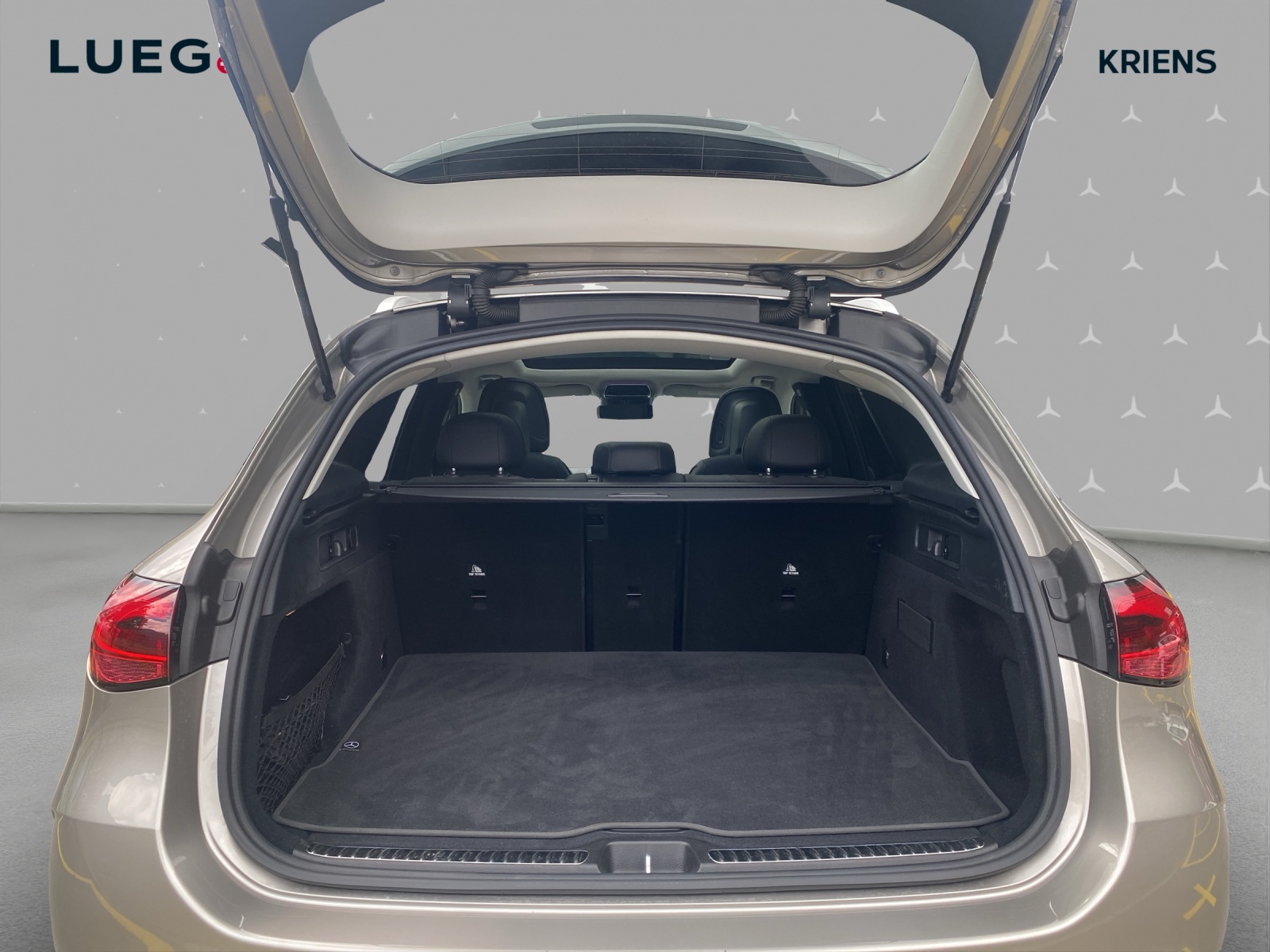 MERCEDES-BENZ GLC 200 4M - AMG / Panorama-Dach / Rückfahrkamera-image-15