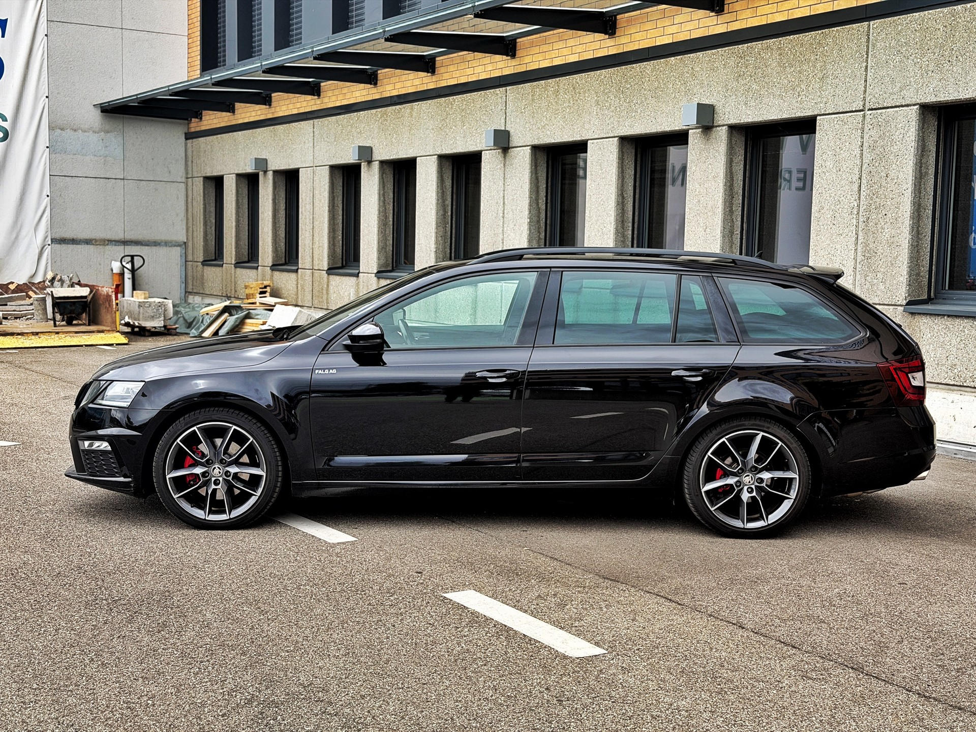 SKODA Octavia Combi 2.0 TDI RS 4x4 DSG-image-1