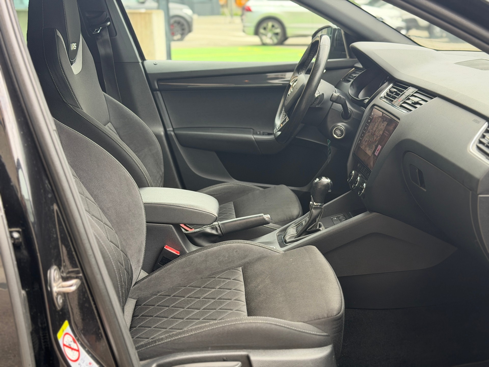 SKODA Octavia Combi 2.0 TDI RS 4x4 DSG-image-24