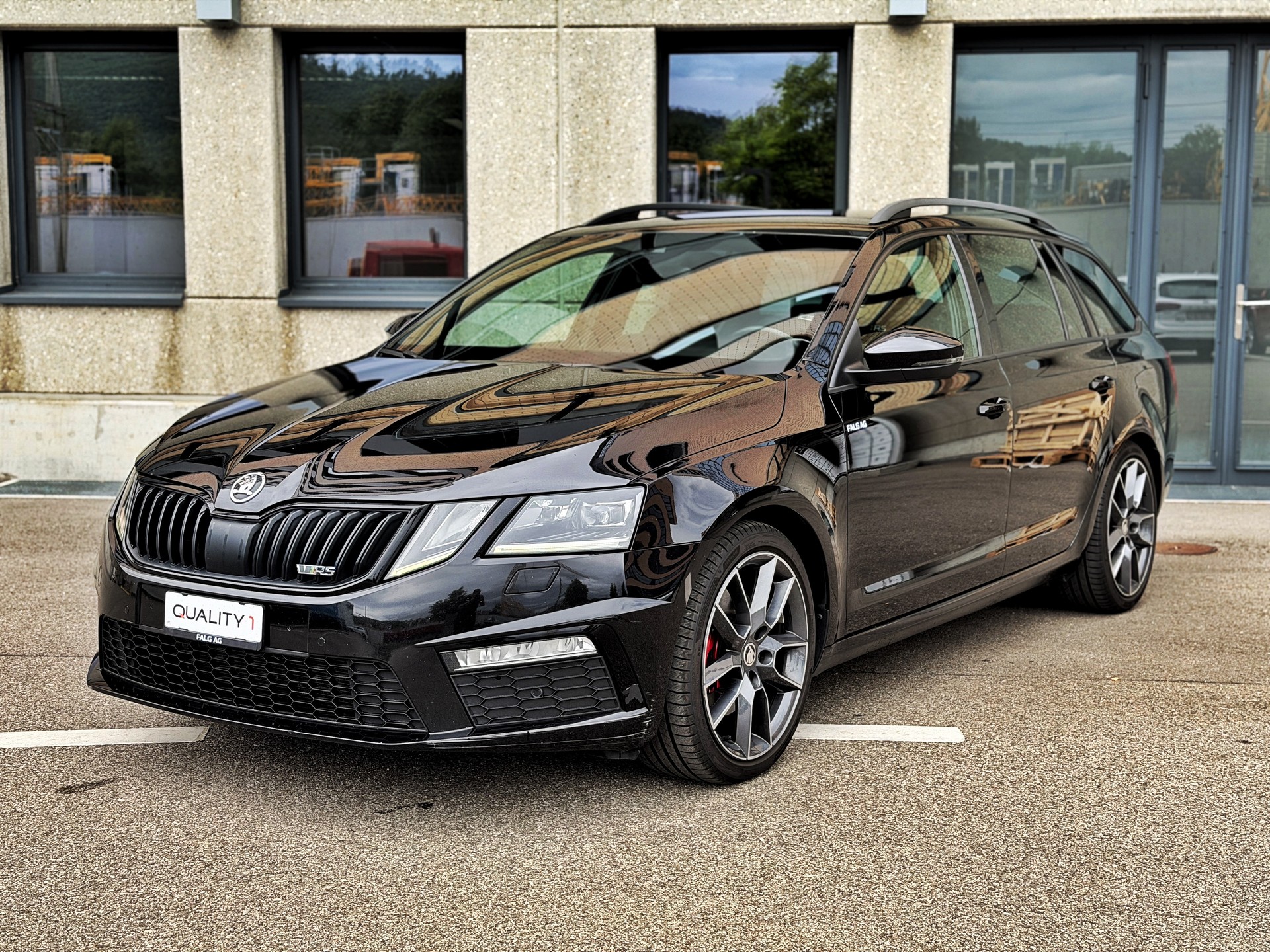 SKODA Octavia Combi 2.0 TDI RS 4x4 DSG-image-0