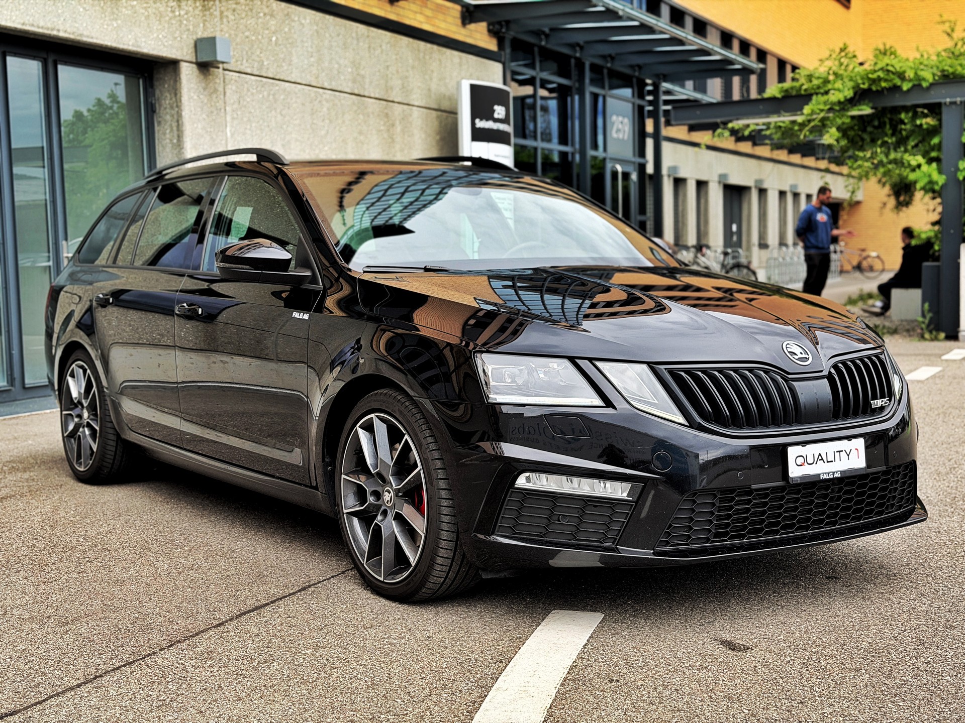 SKODA Octavia Combi 2.0 TDI RS 4x4 DSG-image-5