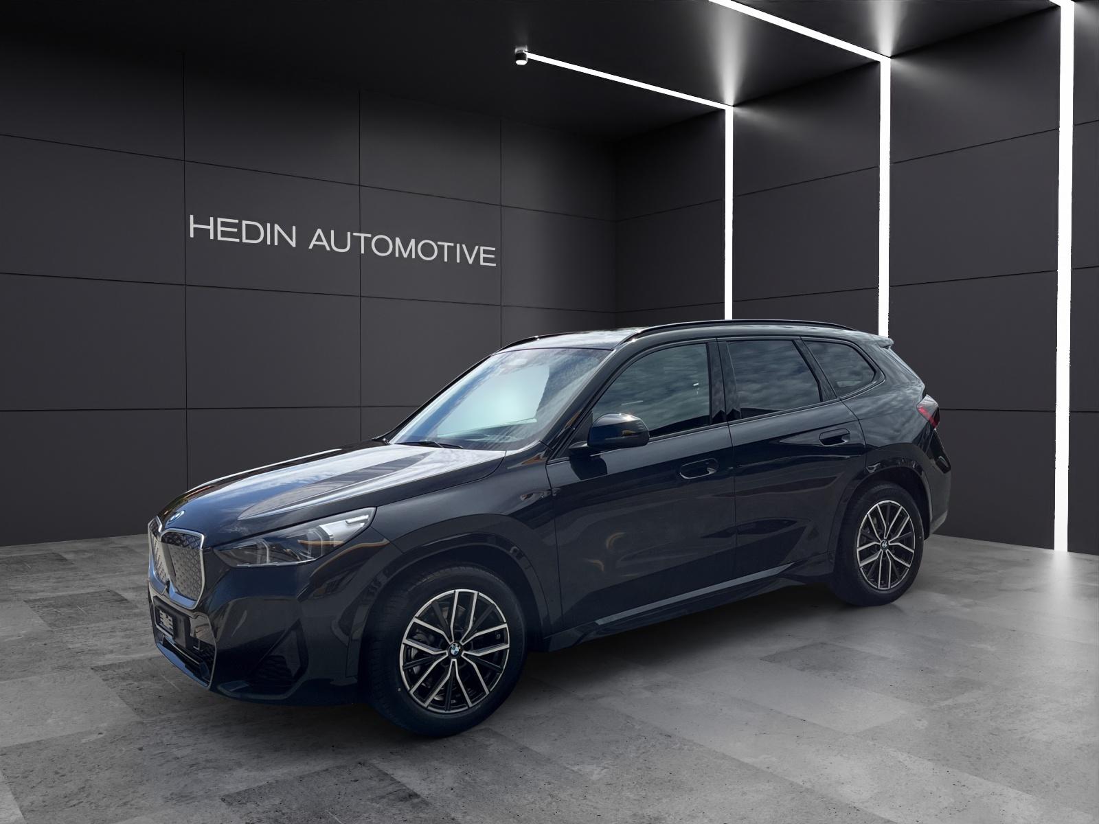 BMW iX1 30 xDrive-image-0