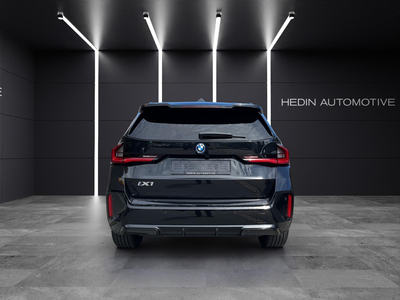 BMW iX1 30 xDrive-image-8
