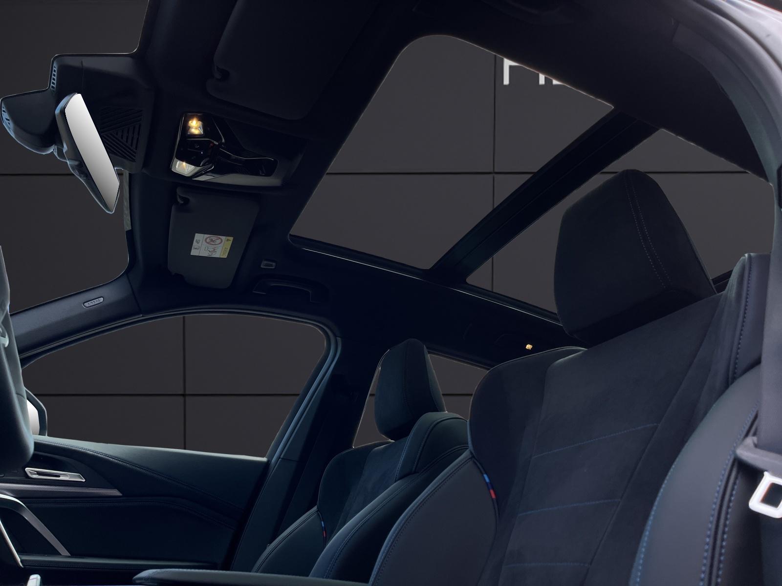 BMW iX1 30 xDrive-image-14