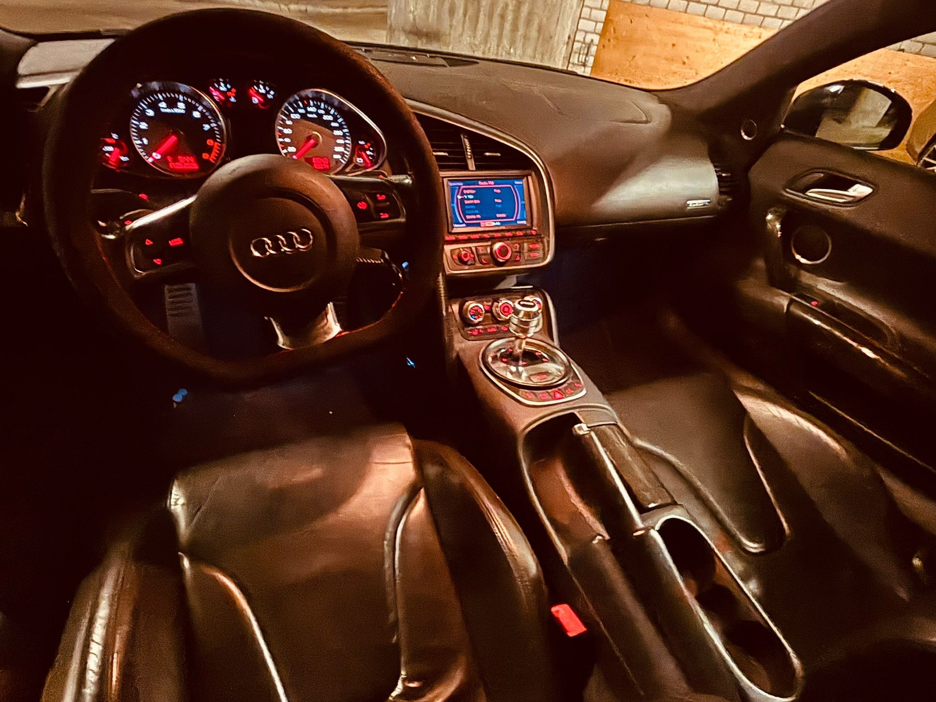 AUDI Quattro 4.2-image-2