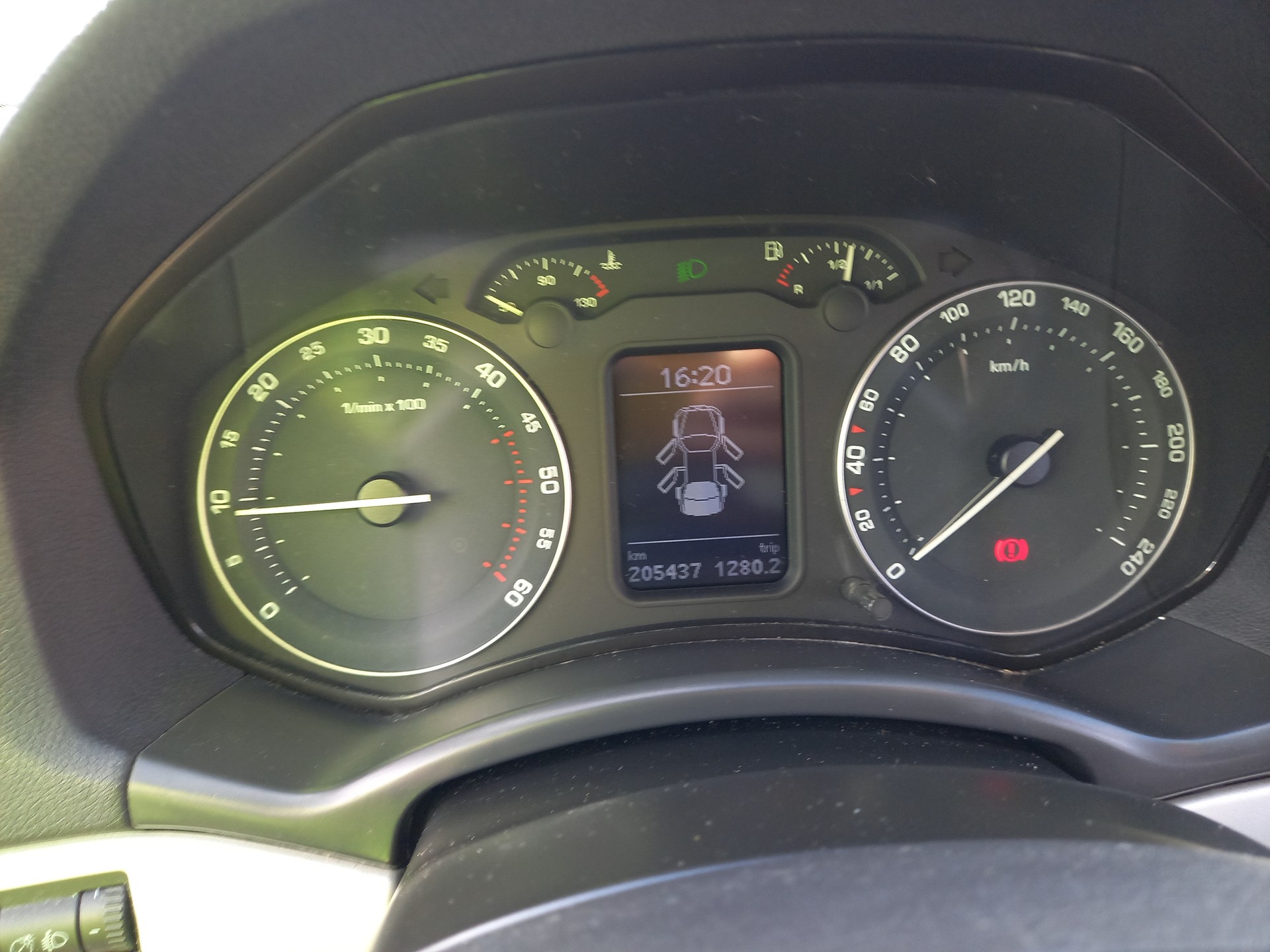 SKODA 1.9 TDI 105 Ambiente-image-4