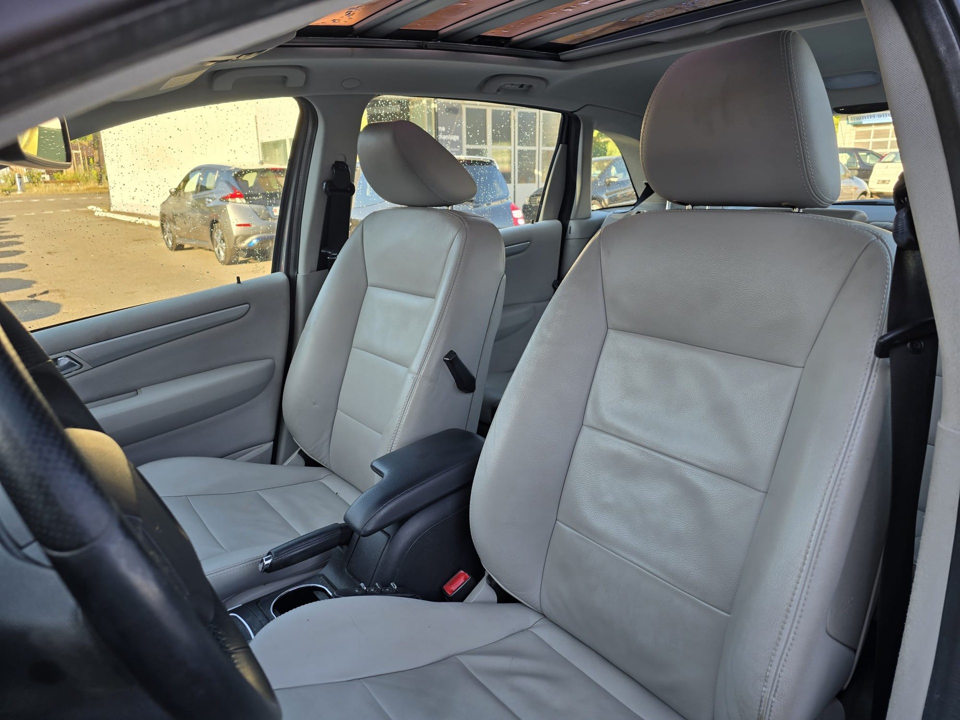 MERCEDES-BENZ B 200 T Autotronic-image-12