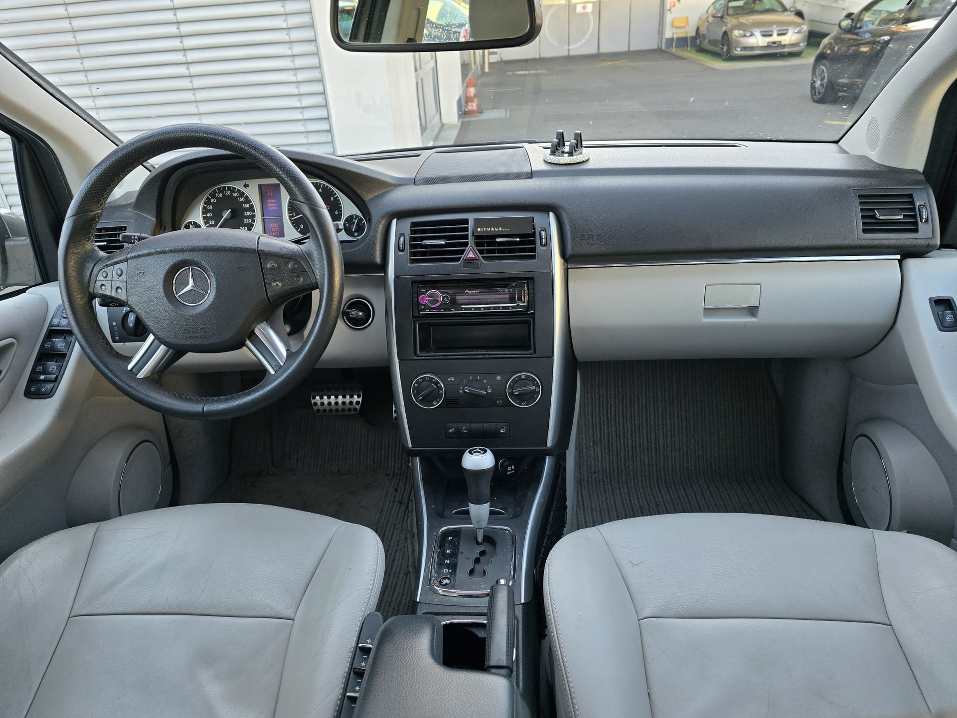 MERCEDES-BENZ B 200 T Autotronic-image-10