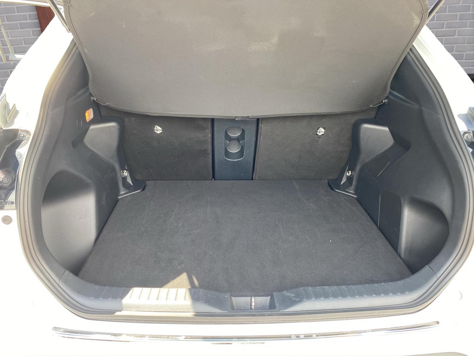 TOYOTA Yaris Cross 1.5 VVT-i HSD Trend AWD-i-image-10