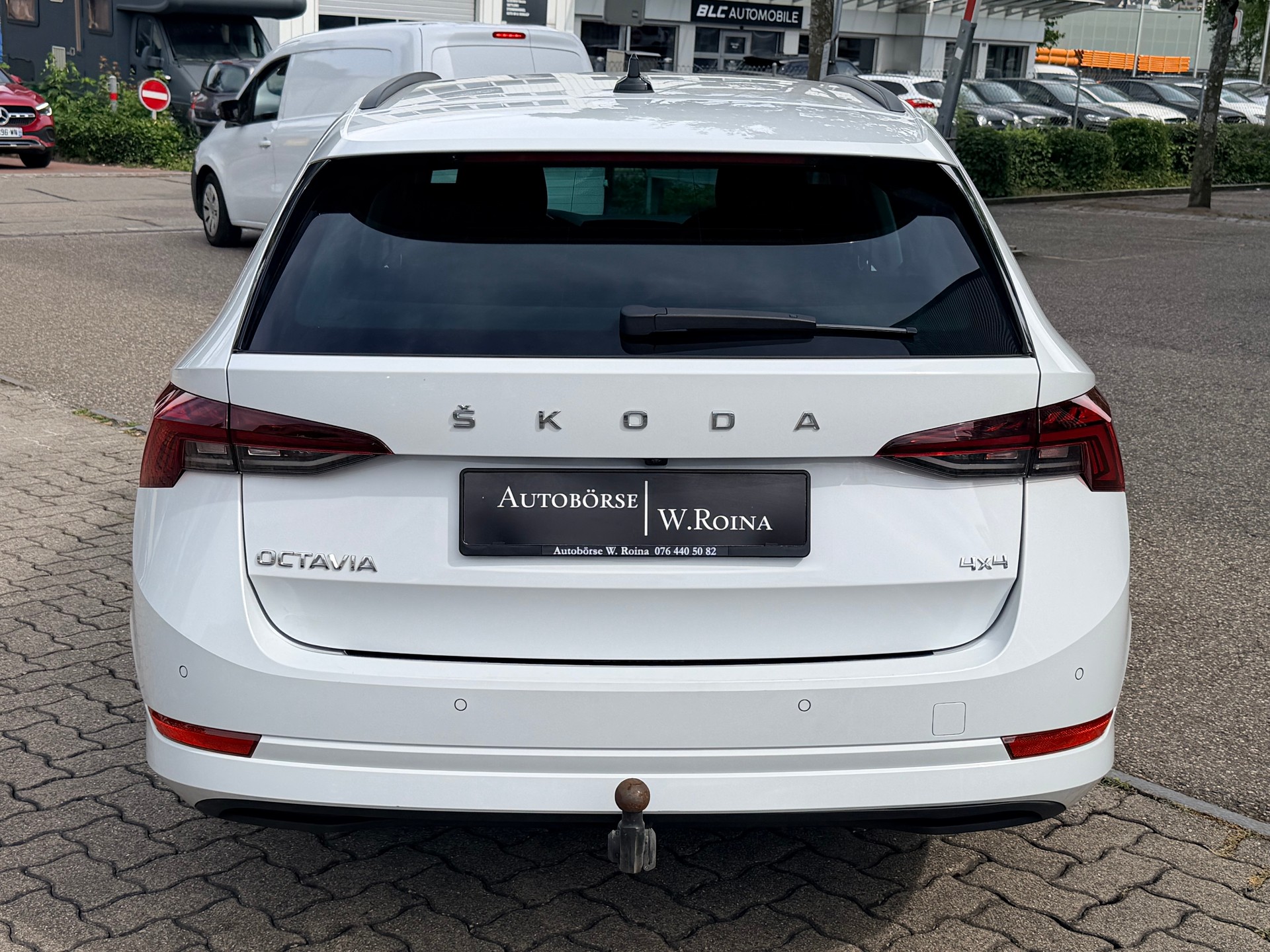 SKODA Octavia Combi 2.0 TSI Style DSG 4x4-image-3