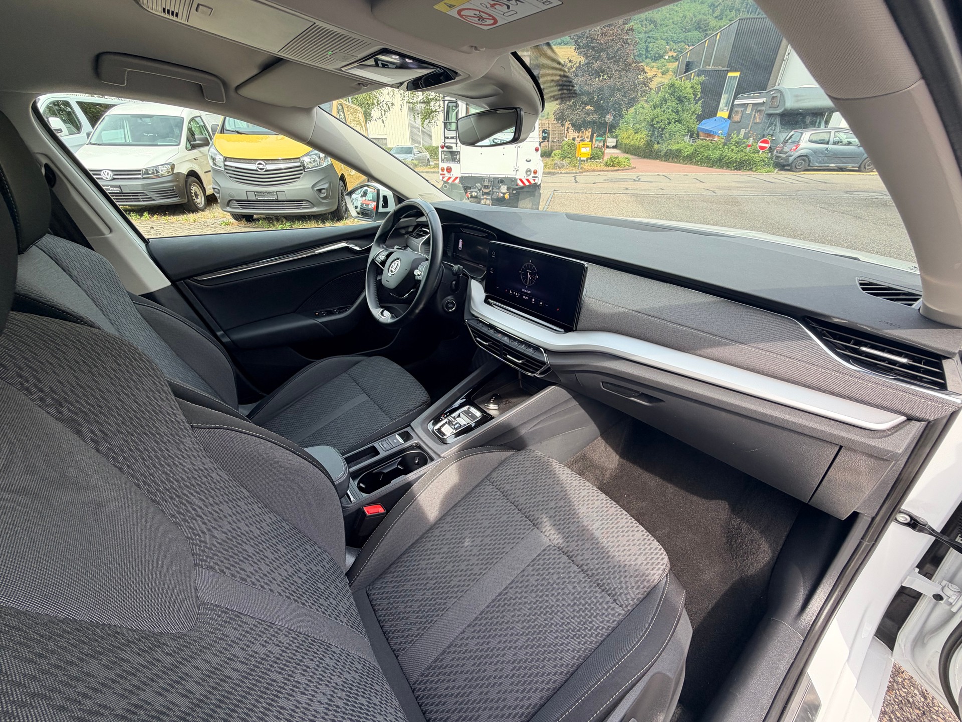 SKODA Octavia Combi 2.0 TSI Style DSG 4x4-image-10