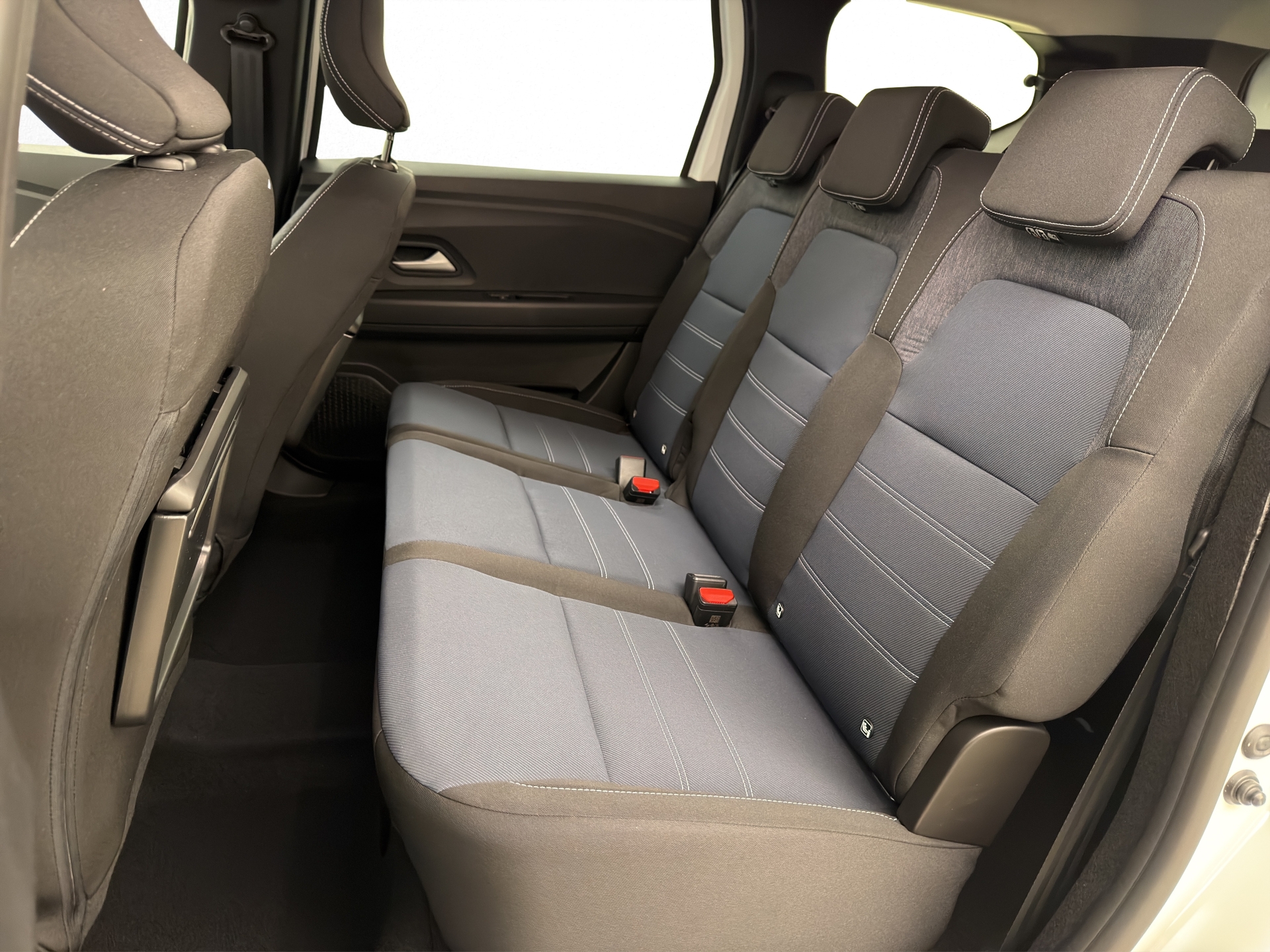 DACIA Jogger 1.8 Hybrid Journey 7PL-image-11