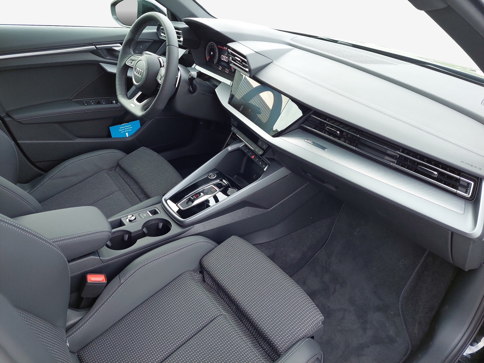 AUDI A3 Sportback TFSI 110 kW S line Attraction S tronic-image-13