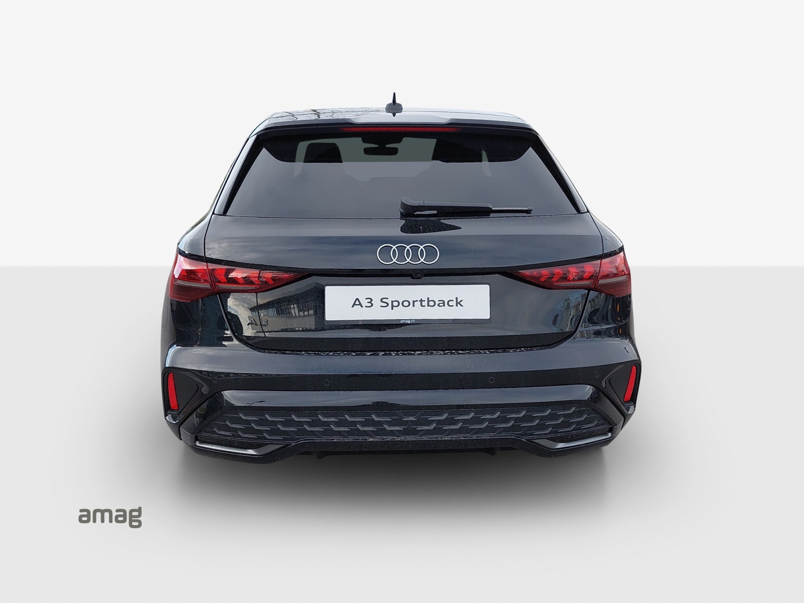 AUDI A3 Sportback TFSI 110 kW S line Attraction S tronic-image-3