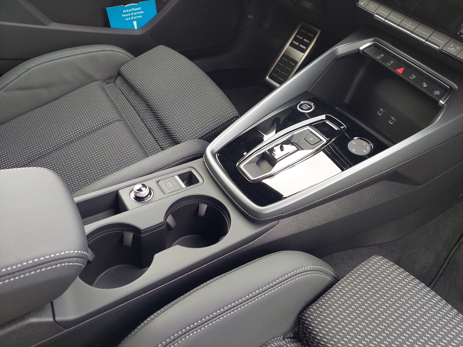 AUDI A3 Sportback TFSI 110 kW S line Attraction S tronic-image-15