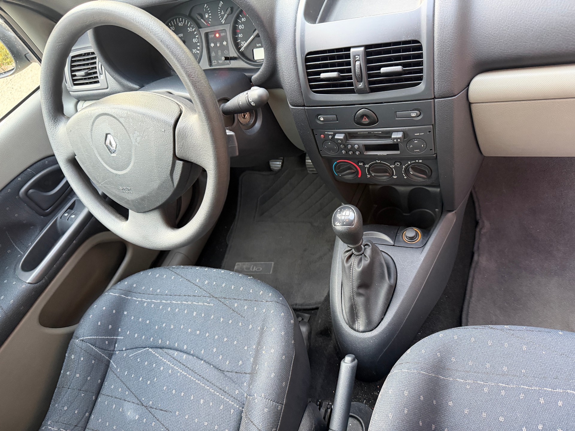 RENAULT Clio 1.2 Authentique Pack-image-8