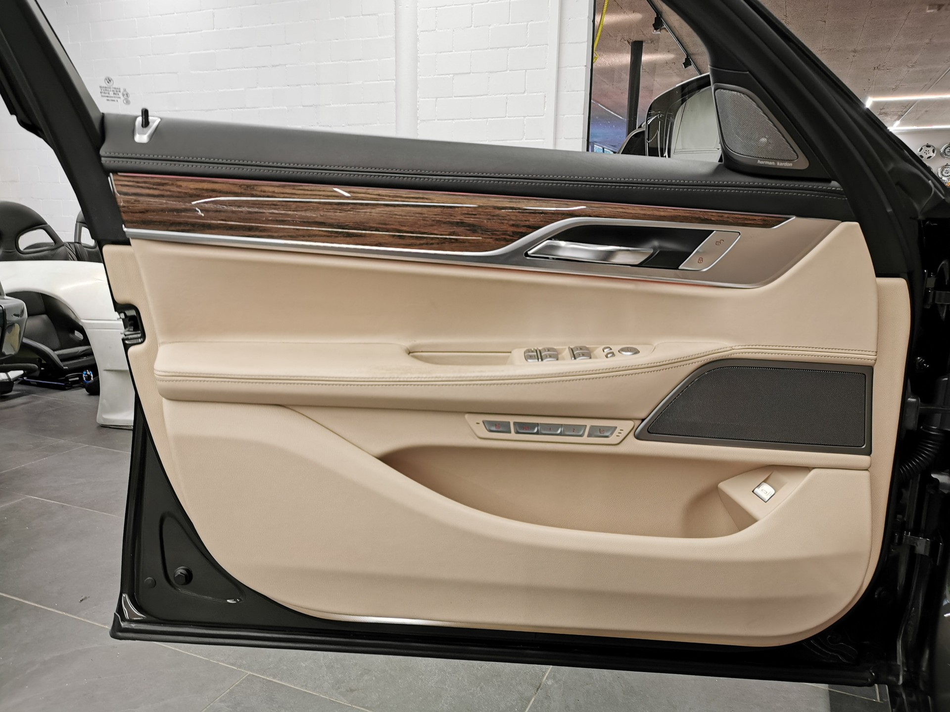 BMW 730d xDrive Steptronic-image-12