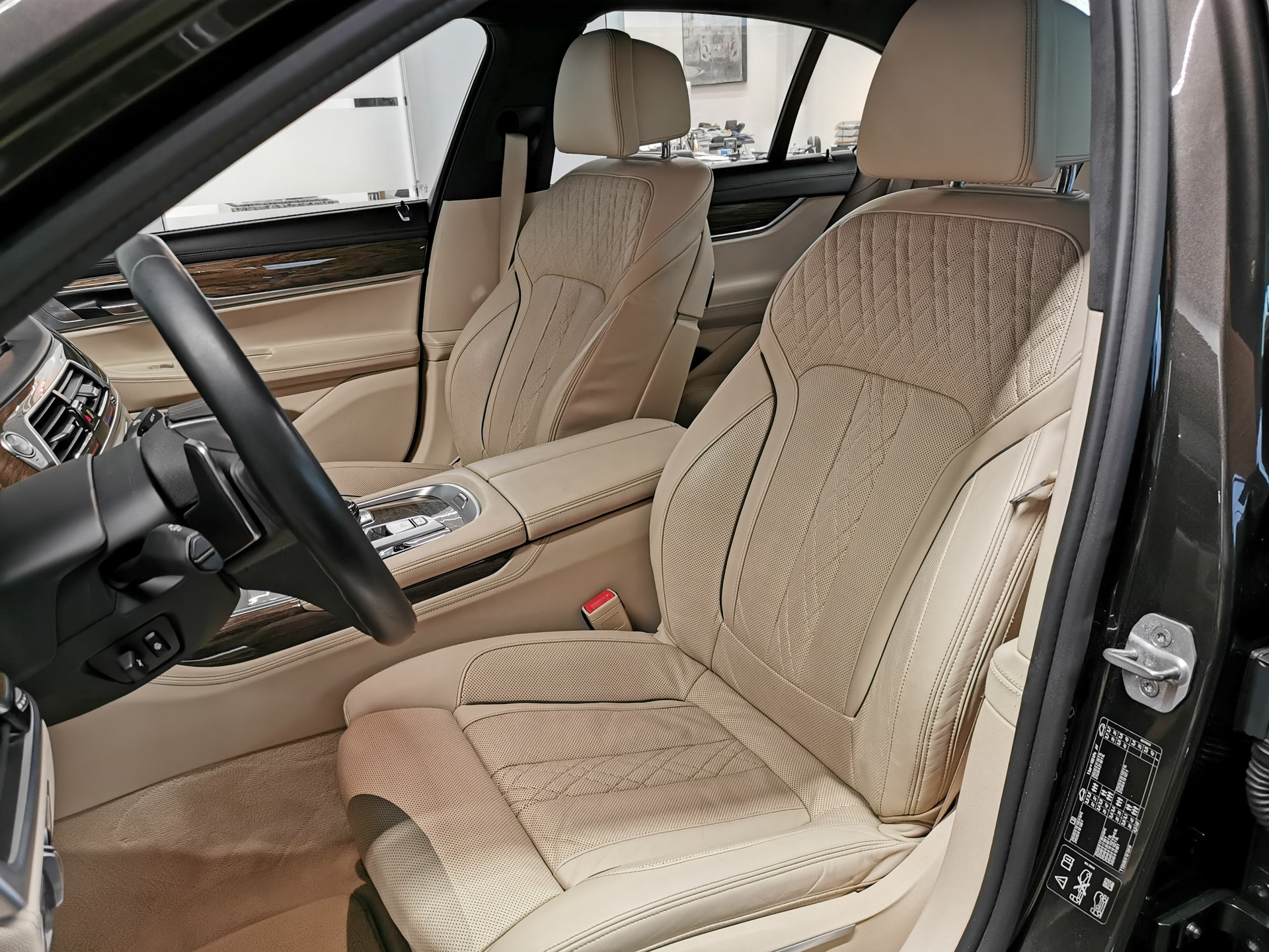 BMW 730d xDrive Steptronic-image-13