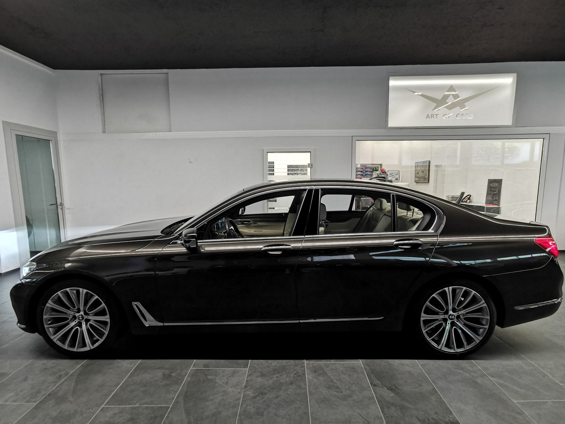 BMW 730d xDrive Steptronic-image-2