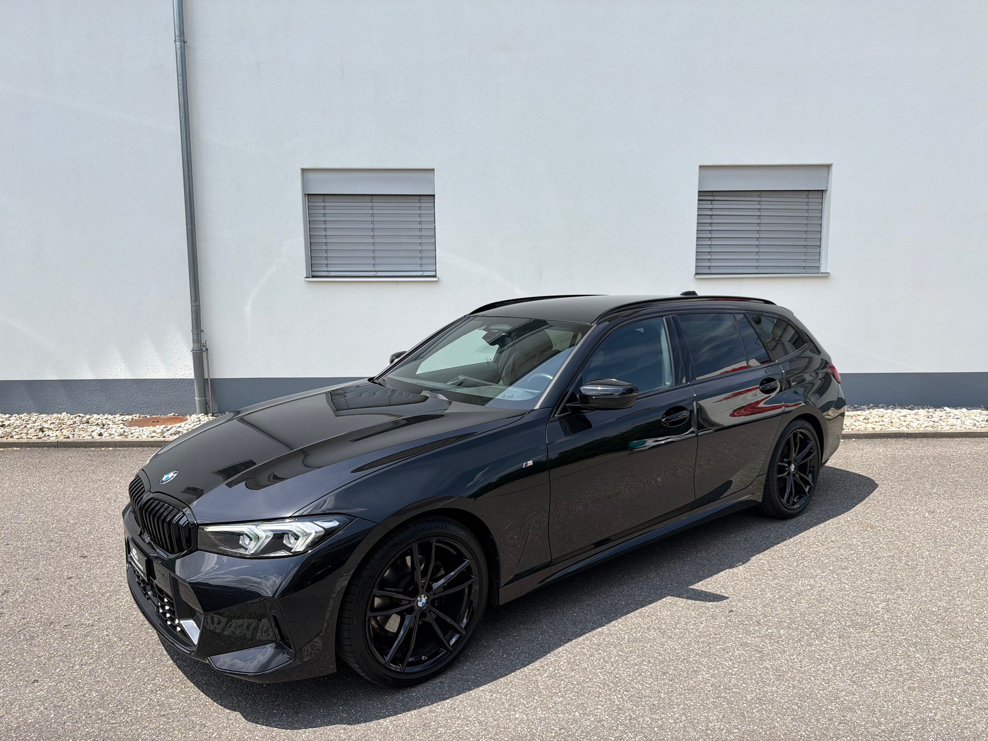 BMW 320d xDrive 48V Touring Steptronic M Sport-image-10