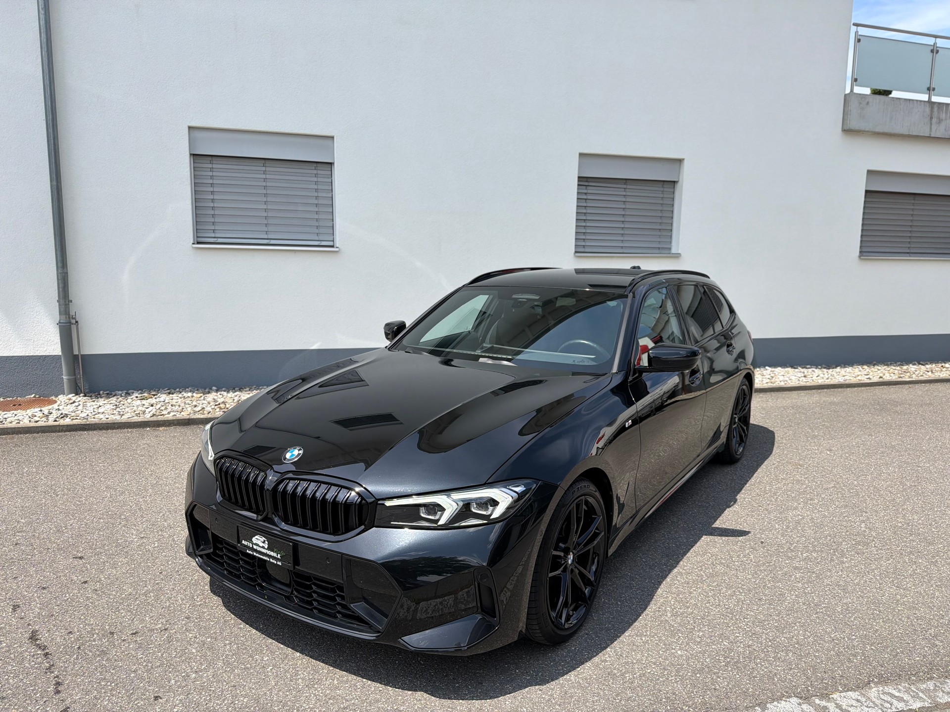 BMW 320d xDrive 48V Touring Steptronic M Sport-image-9