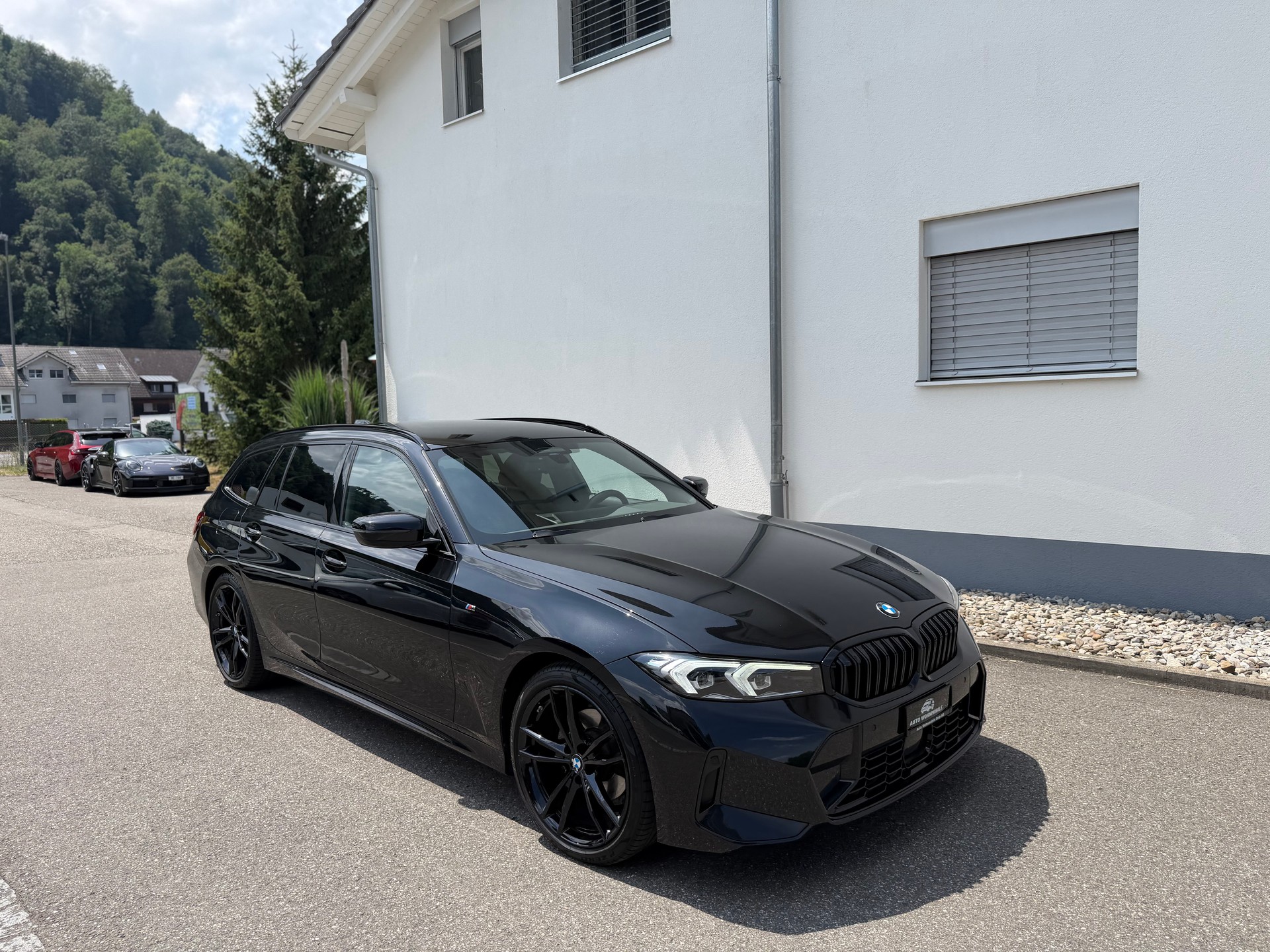 BMW 320d xDrive 48V Touring Steptronic M Sport-image-2