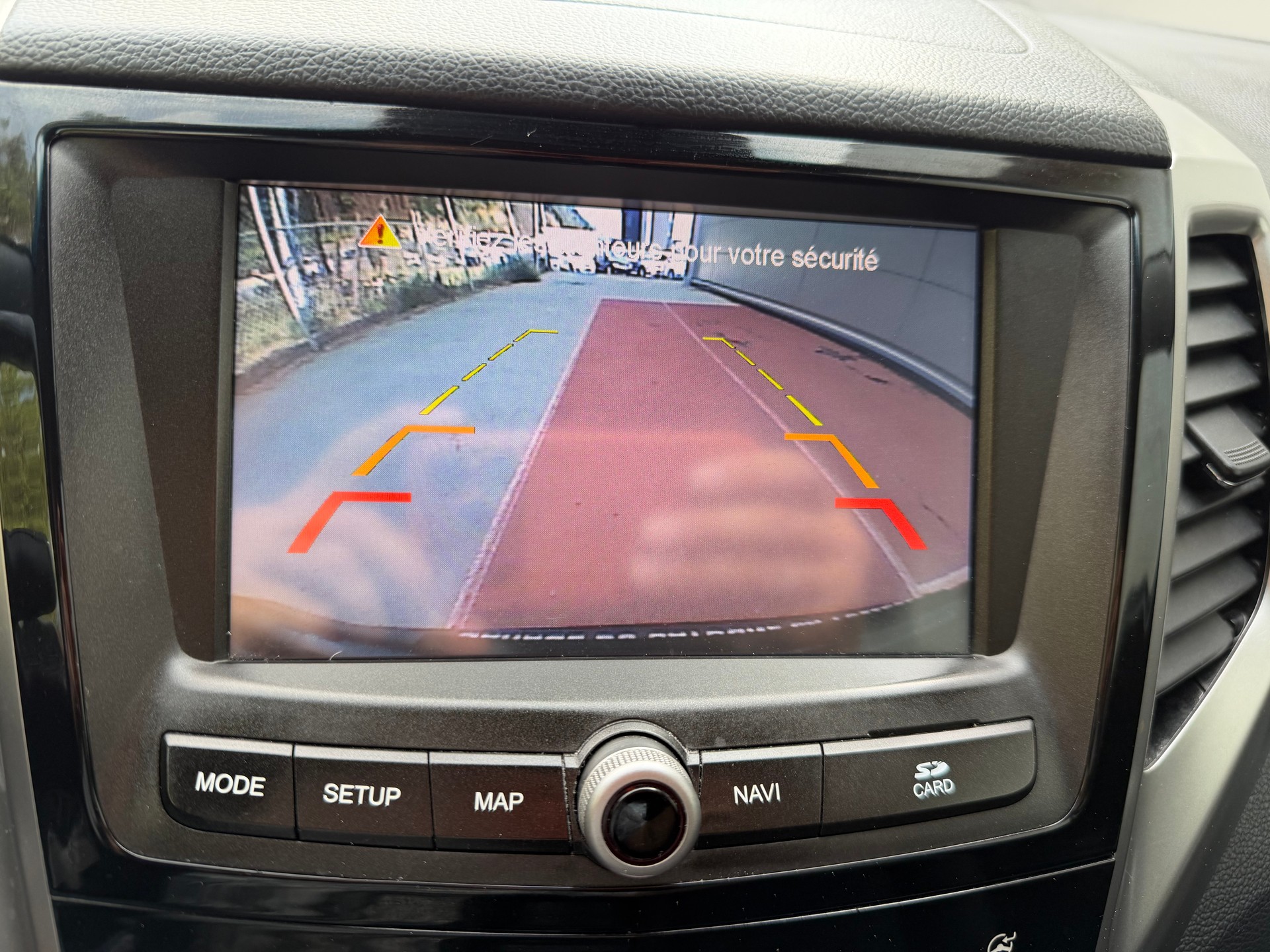 KGM-SsangYong Tivoli 1.6 e-XGi Quartz 2WD-image-12