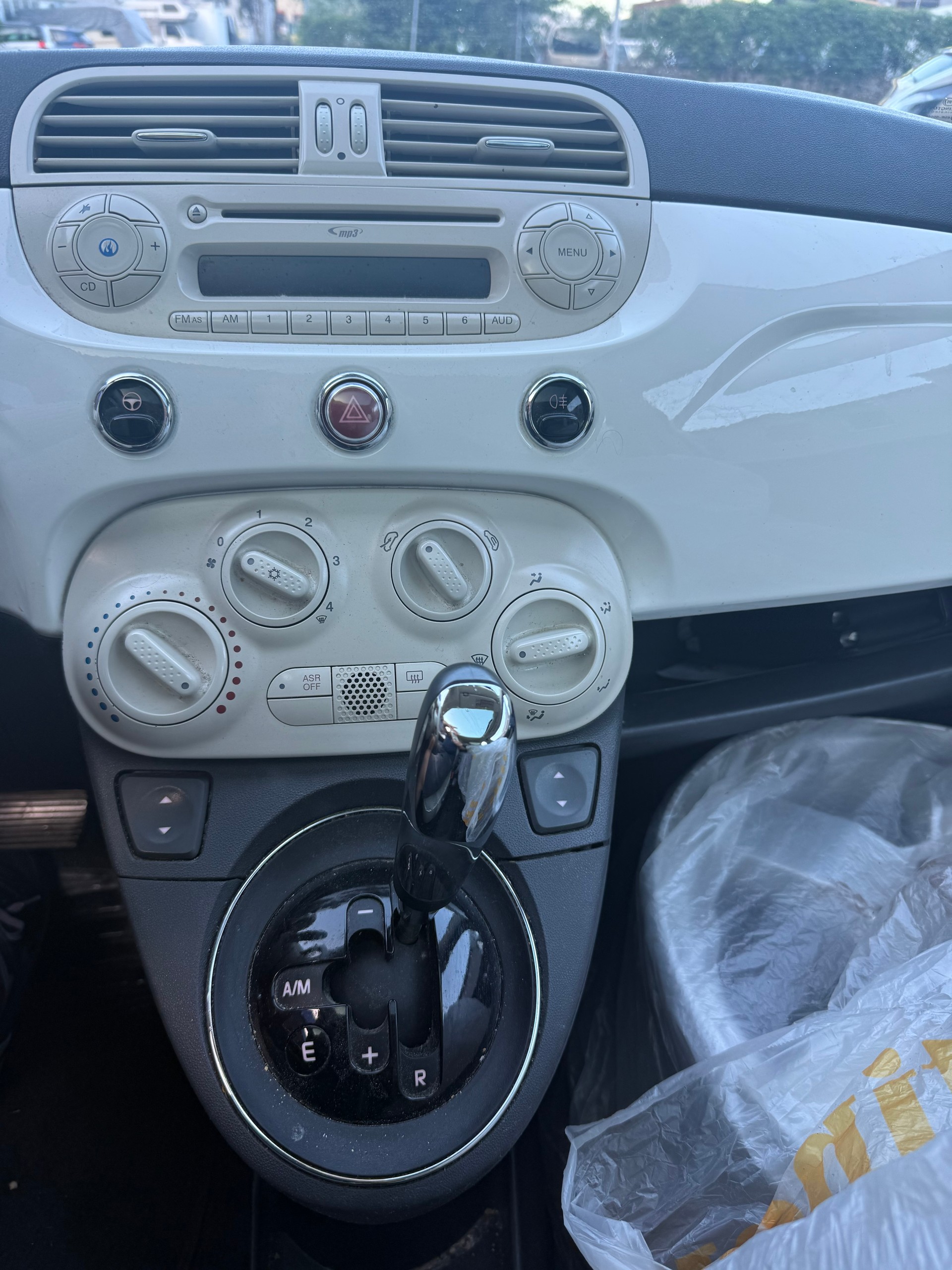 FIAT 500 1.2 Lounge Dualogic-image-5