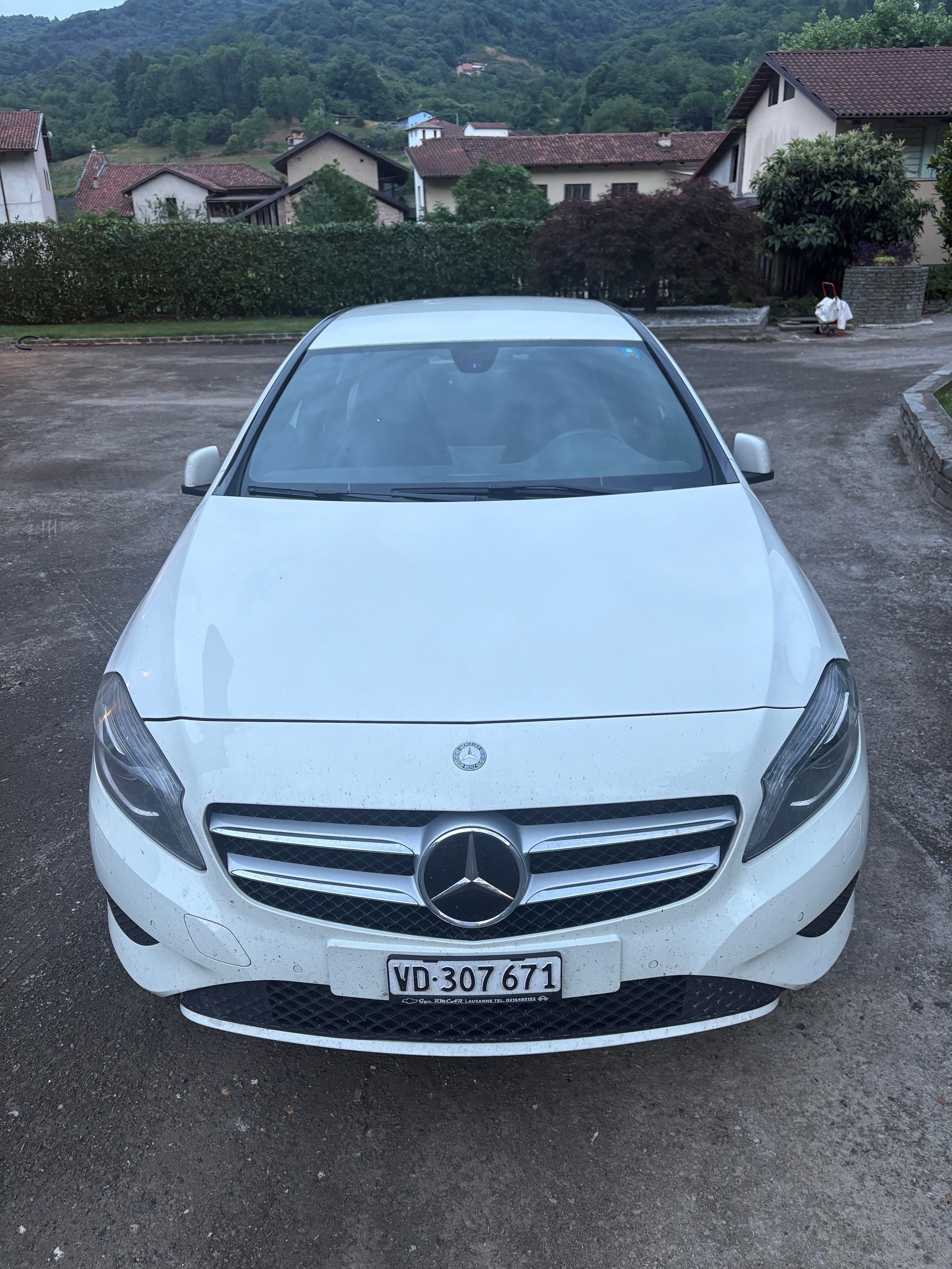 MERCEDES-BENZ A 200 CDI-image-2