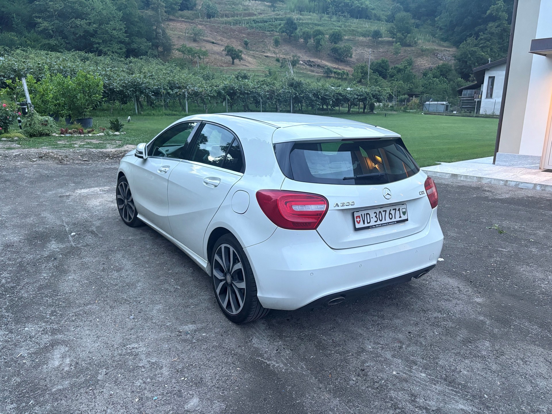 MERCEDES-BENZ A 200 CDI-image-4