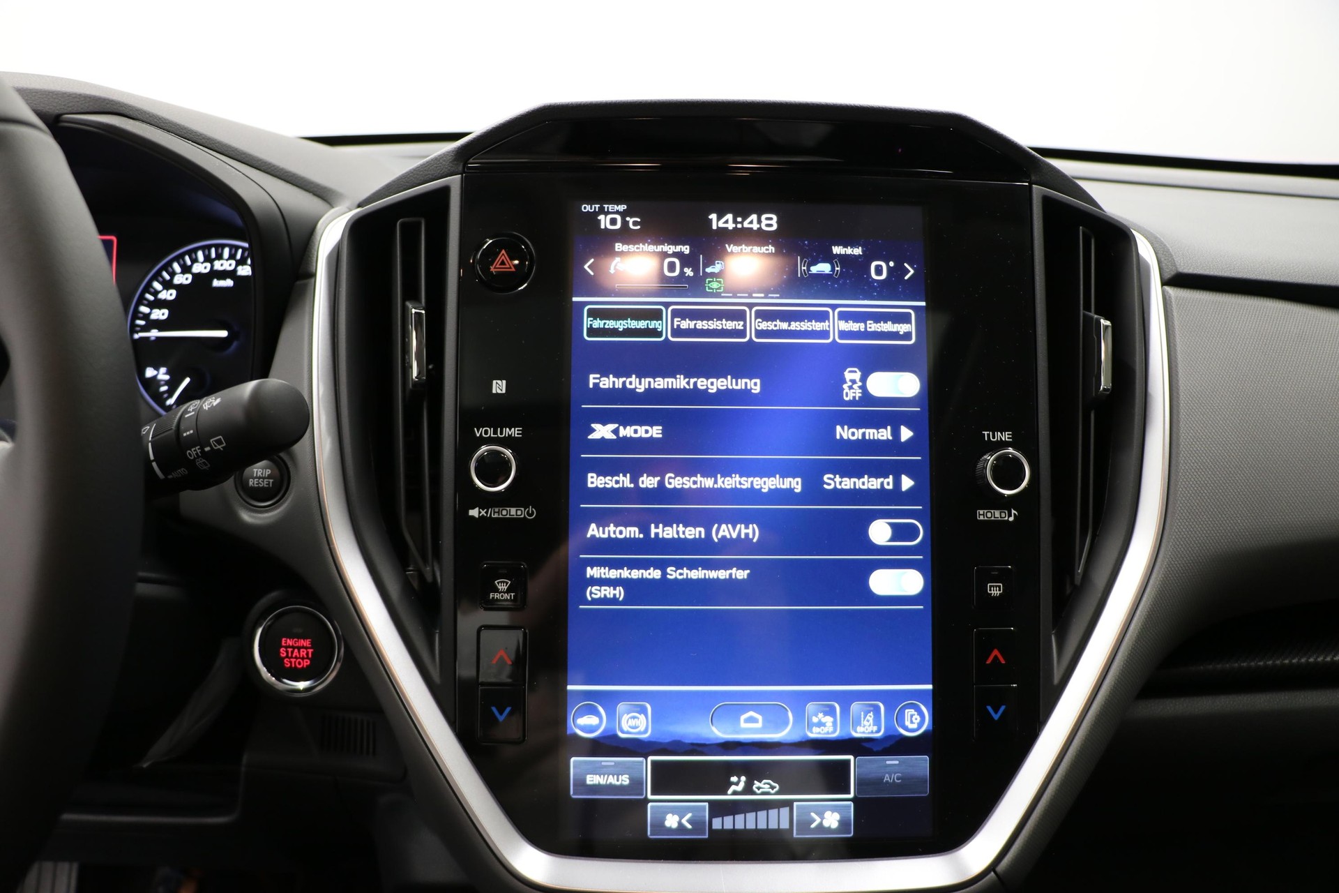 SUBARU Crosstrek 2.0i e-Boxer Luxury-image-18