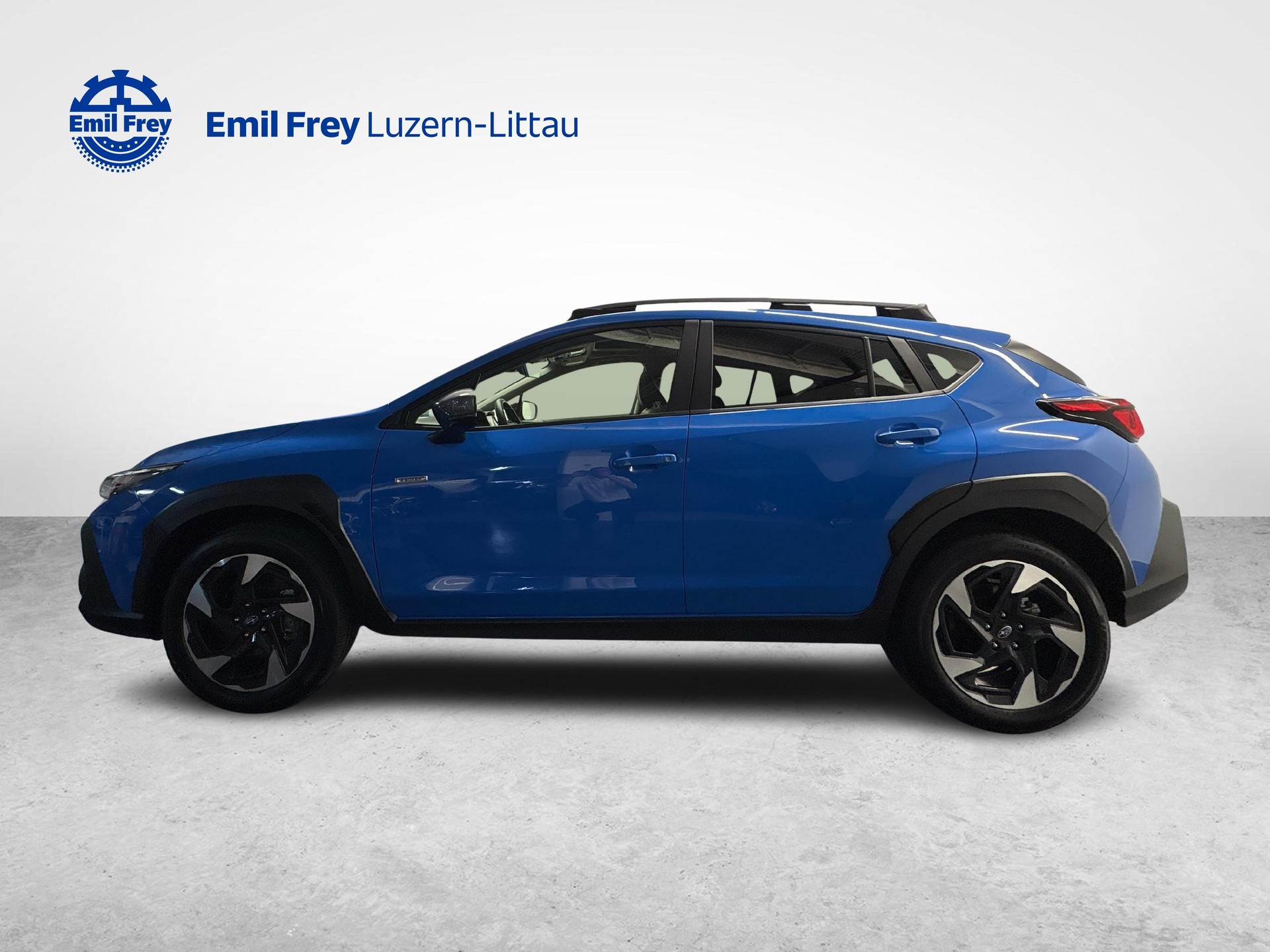 SUBARU Crosstrek 2.0i e-Boxer Luxury-showroom-element-1