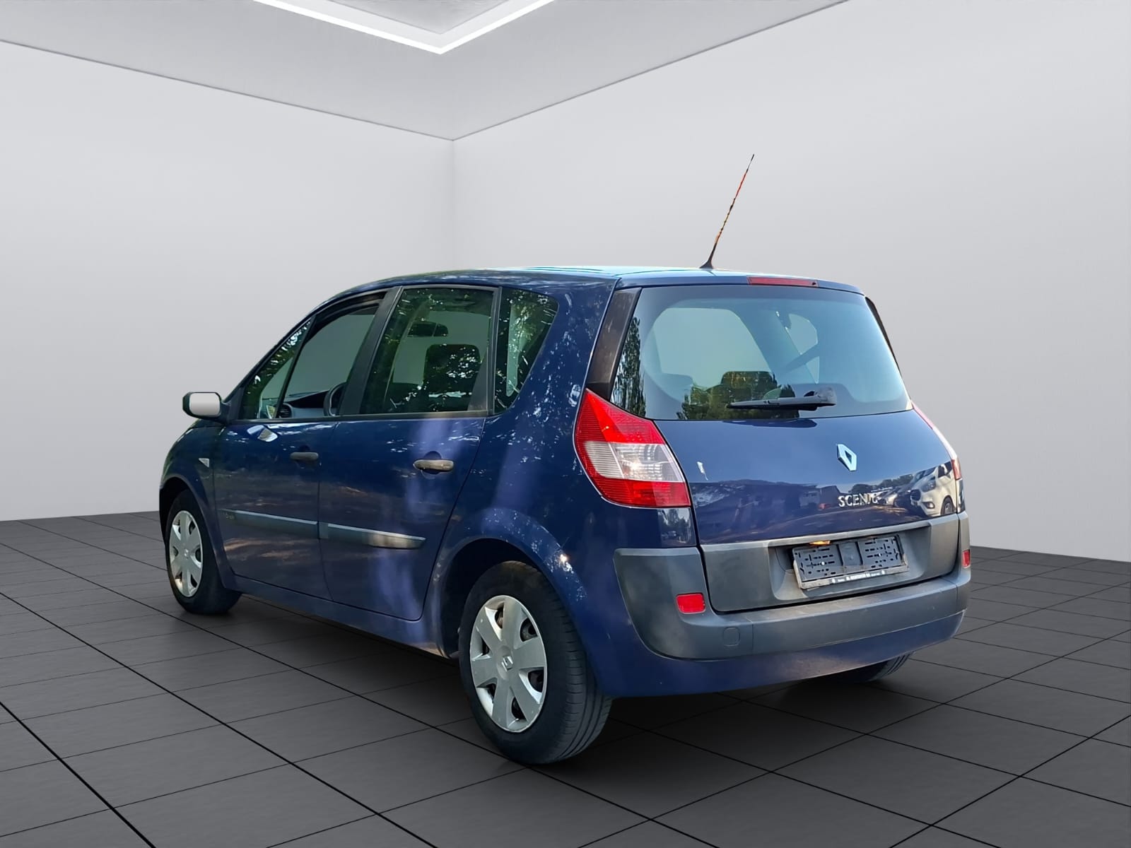 RENAULT Scénic 1.6 16V Dynamique-image-4