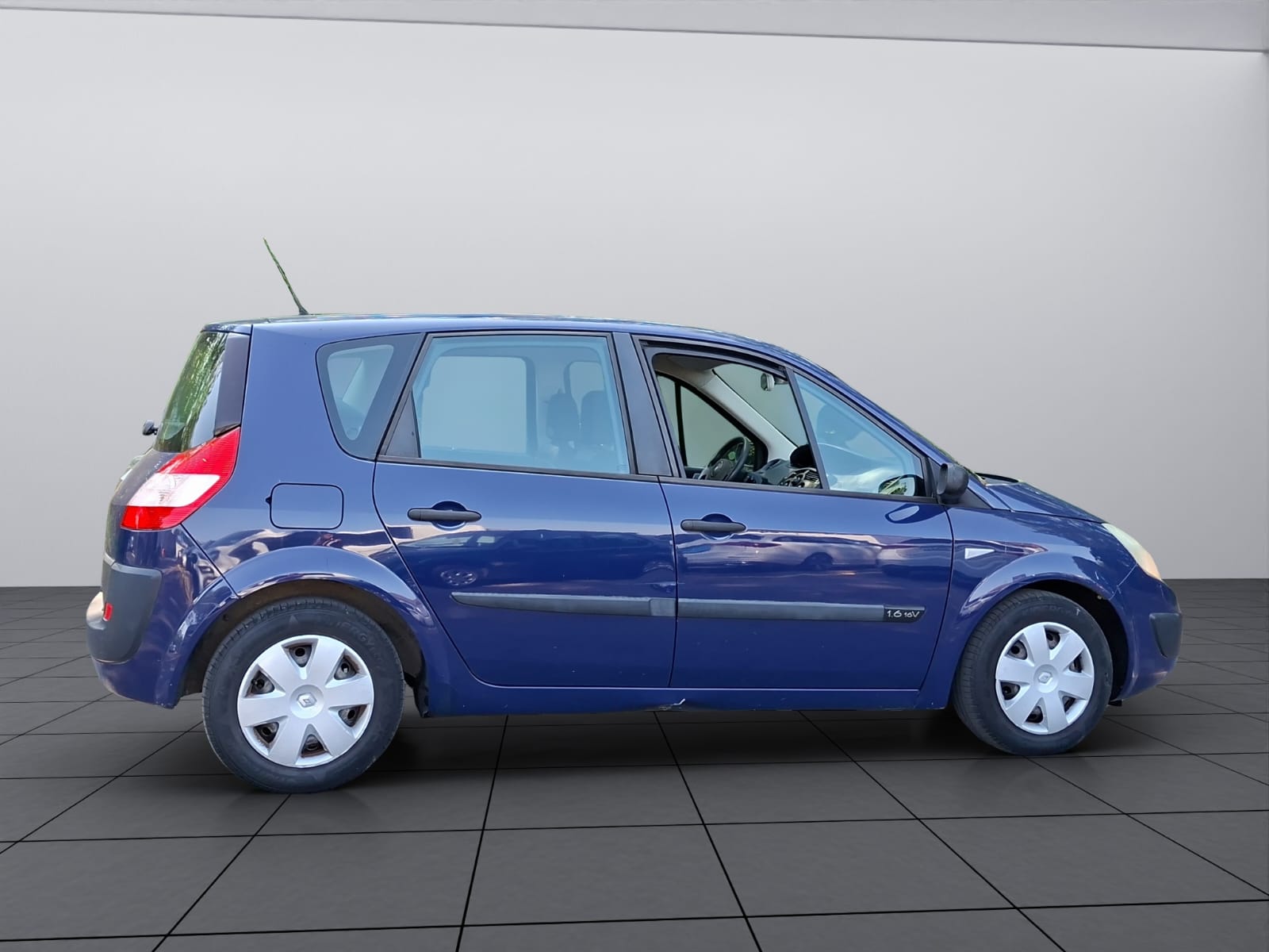RENAULT Scénic 1.6 16V Dynamique-image-7