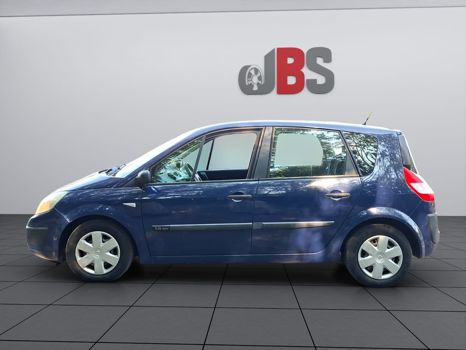 RENAULT Scénic 1.6 16V Dynamique-image-3