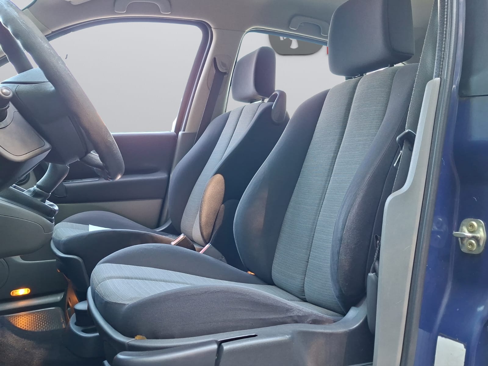 RENAULT Scénic 1.6 16V Dynamique-image-9