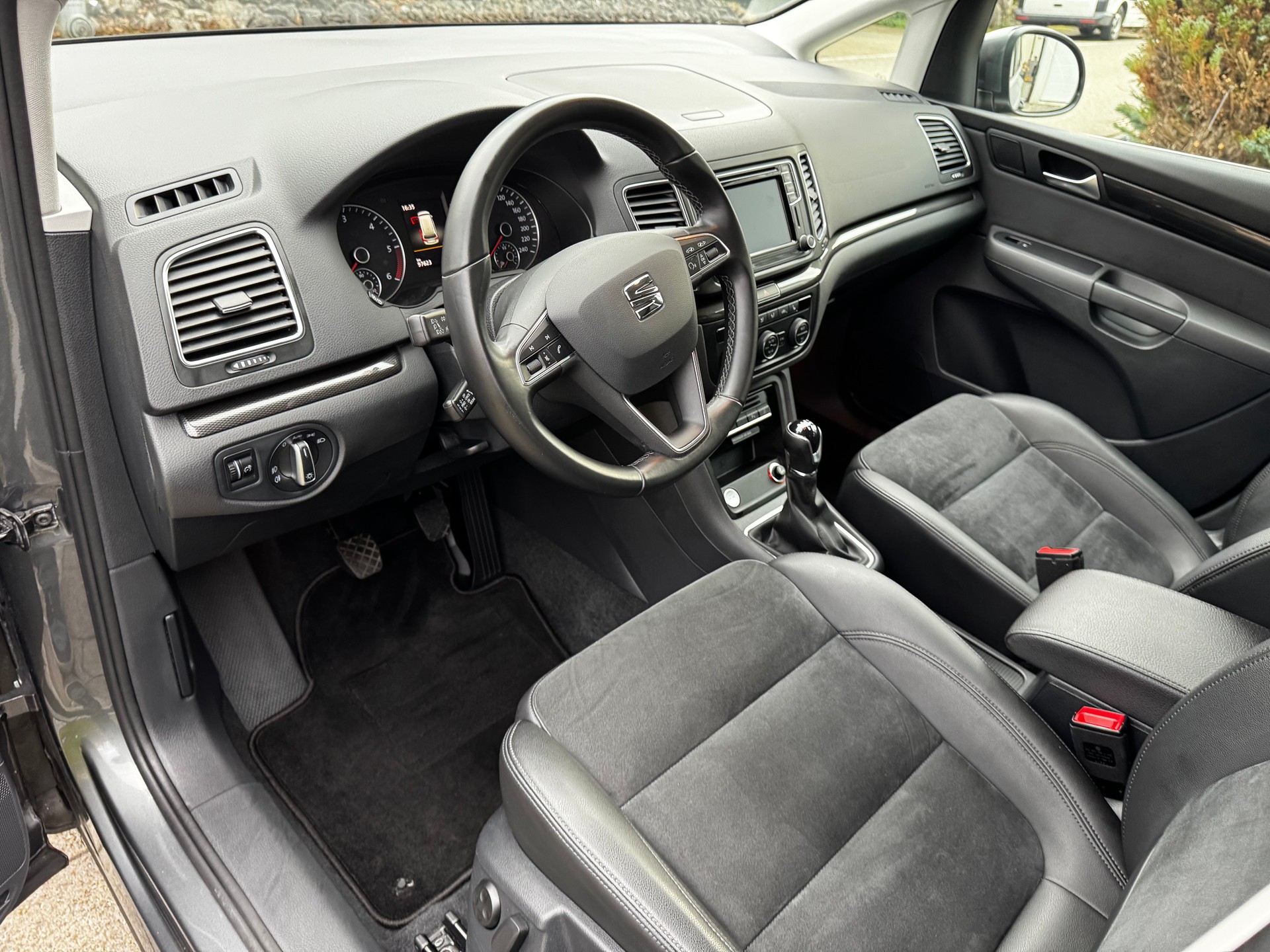 SEAT ALHAMBRA-image-9