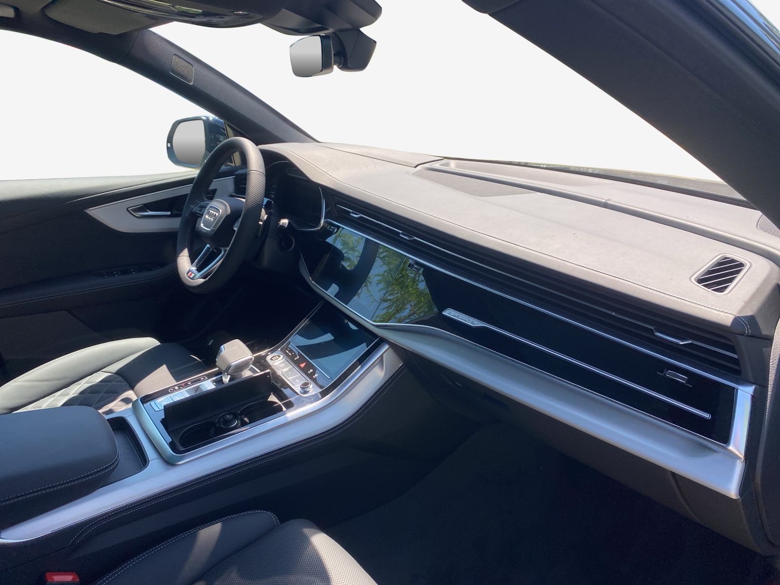 AUDI Q8 SUV TFSI e quattro 290 kW Attraction tiptronic-image-13