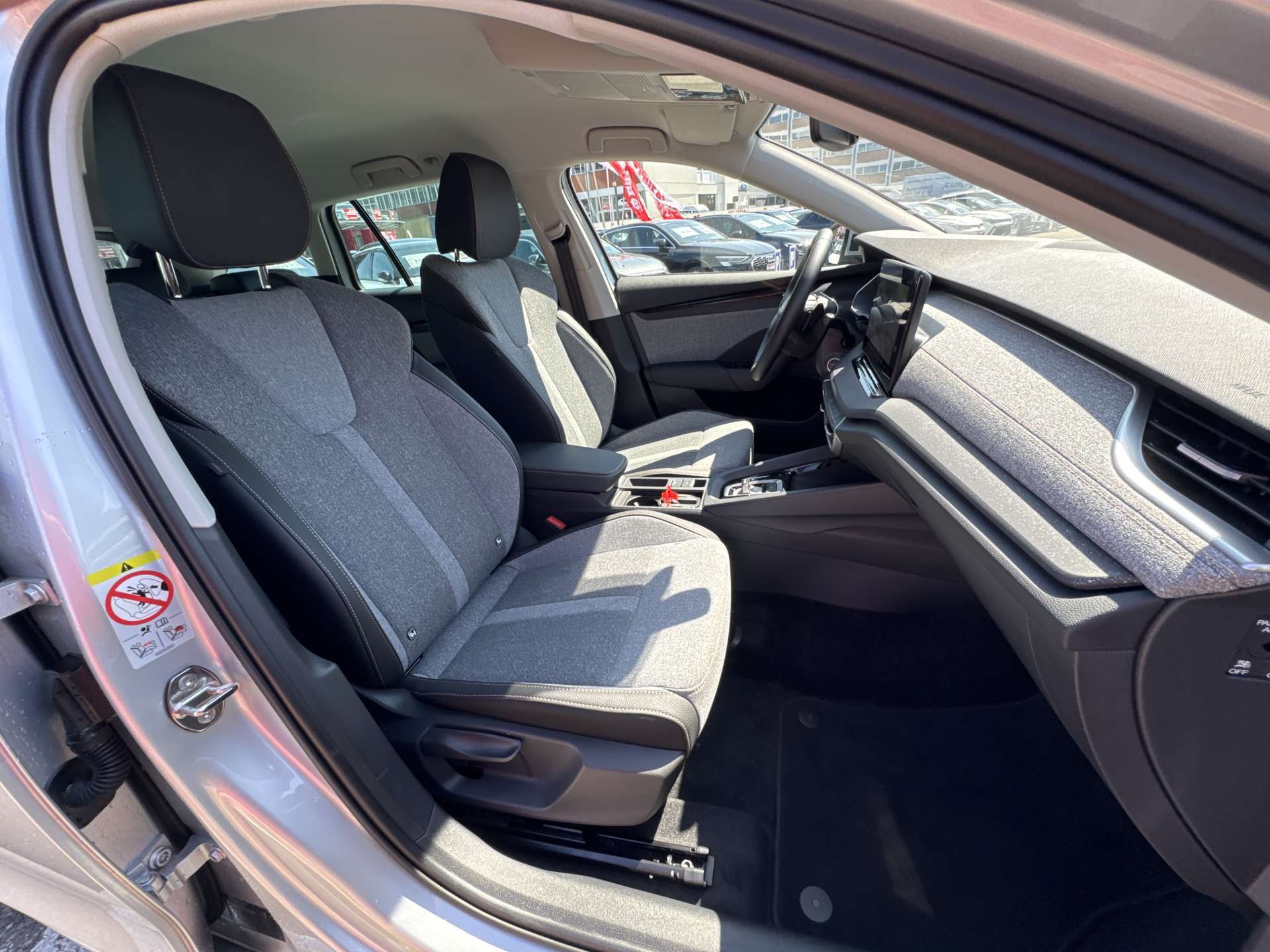 SKODA Octavia Combi 2.0 TDi Selection DSG-Automat-image-12