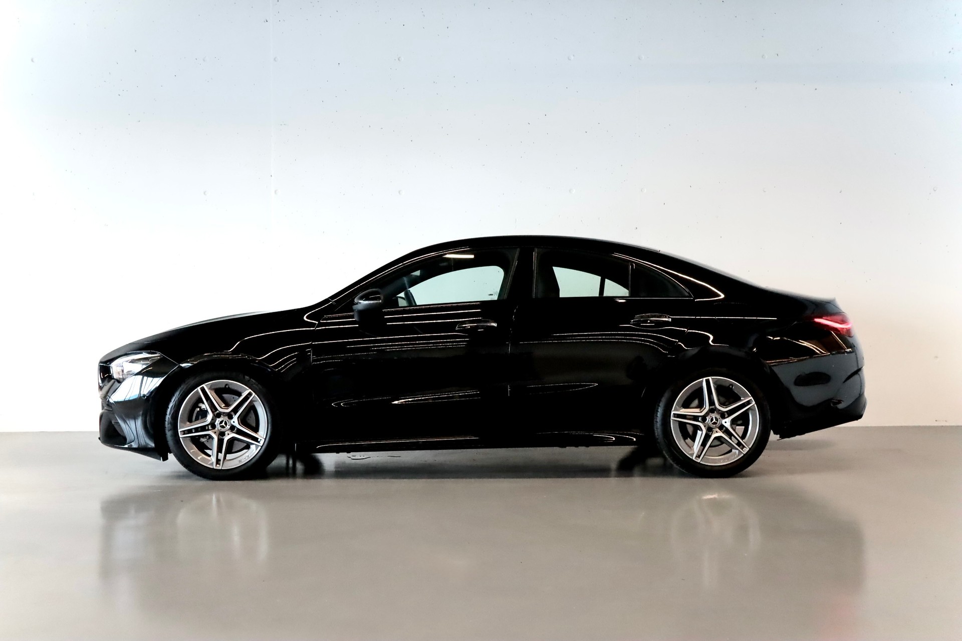 MERCEDES-BENZ CLA 200 AMG LINE | FACELIFT | GARANTIE bis 2030!-image-1