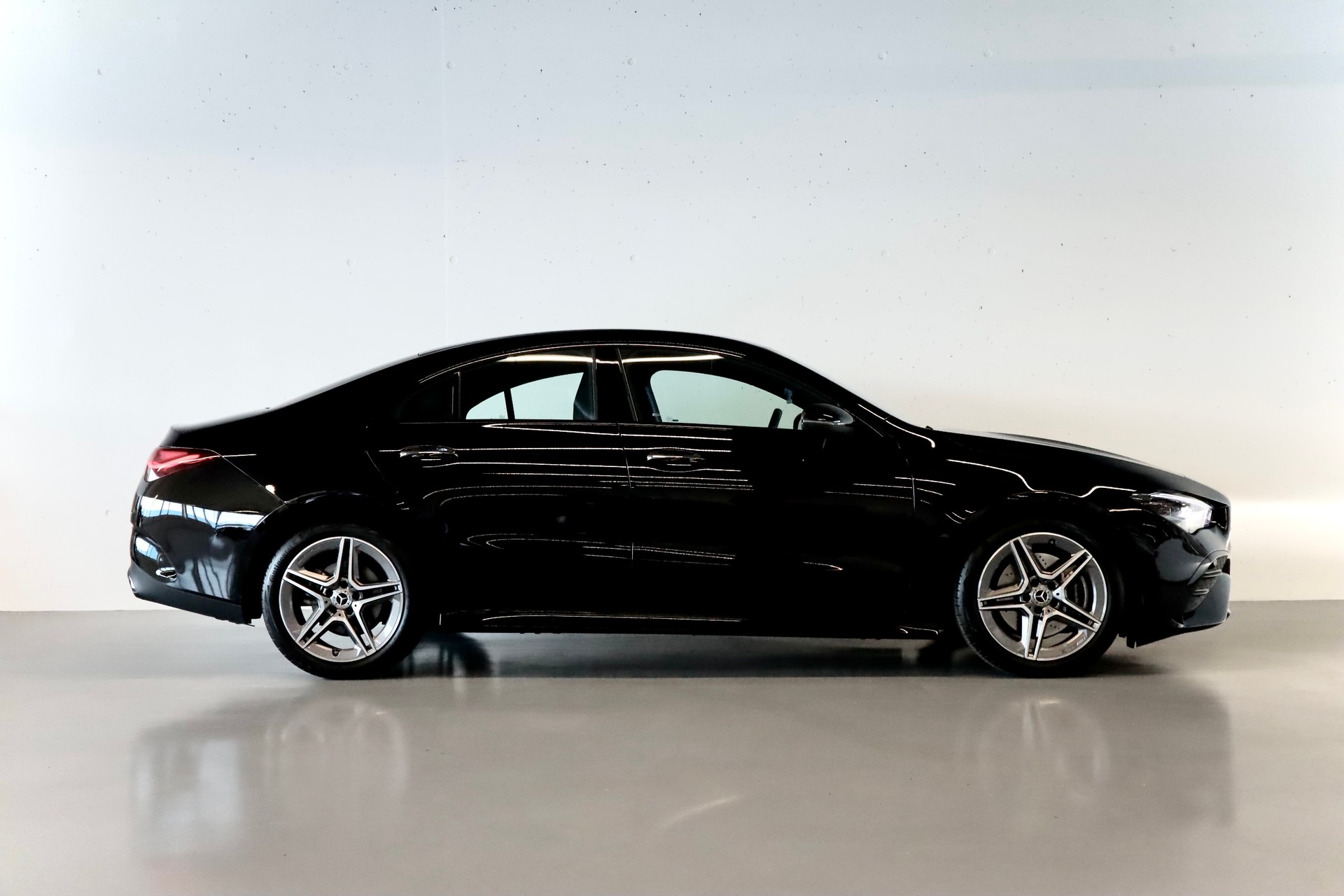 MERCEDES-BENZ CLA 200 AMG LINE | FACELIFT | GARANTIE bis 2030!-image-3