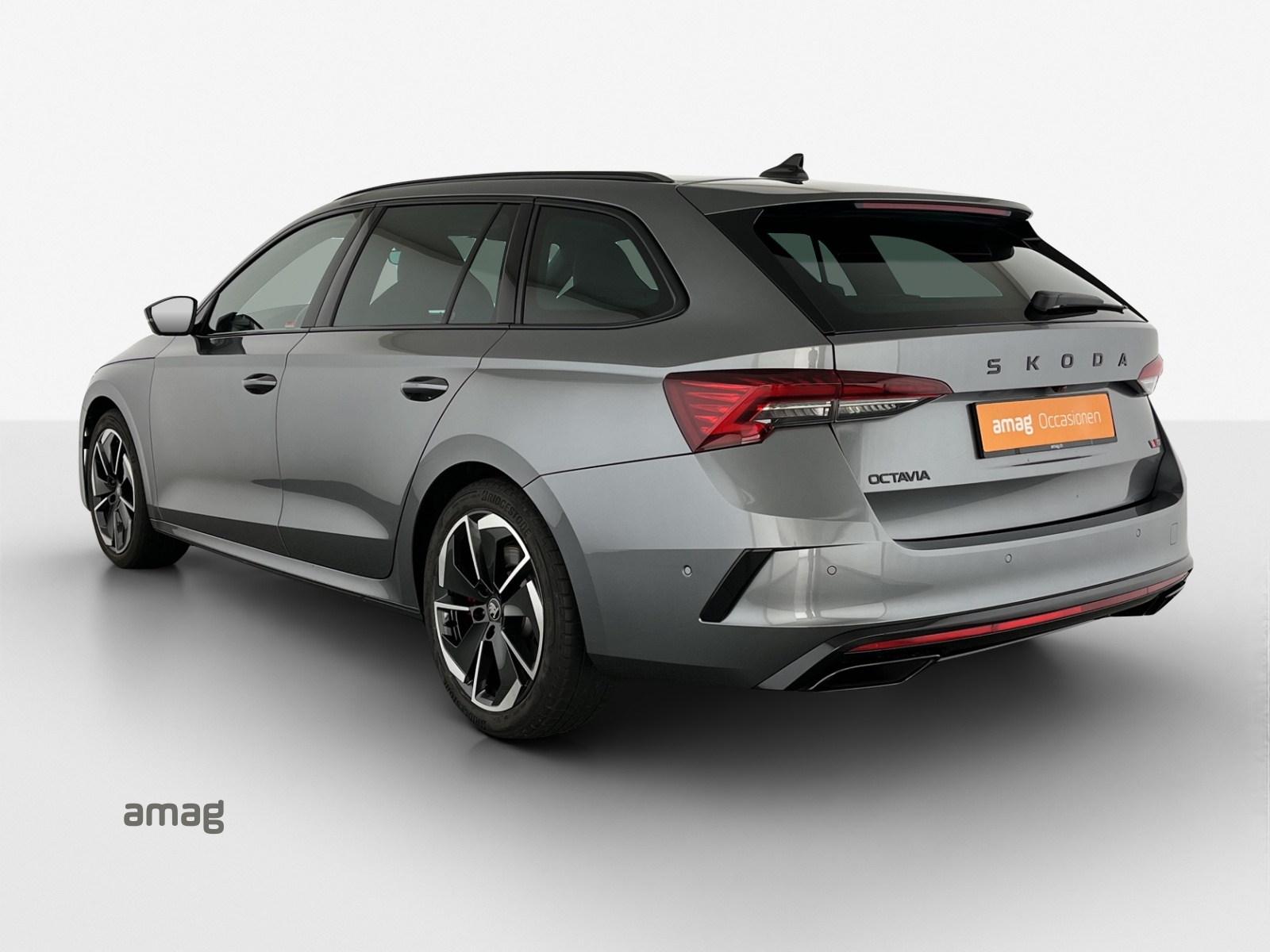 SKODA Octavia Combi 2.0 TSI DSG RS-image-2