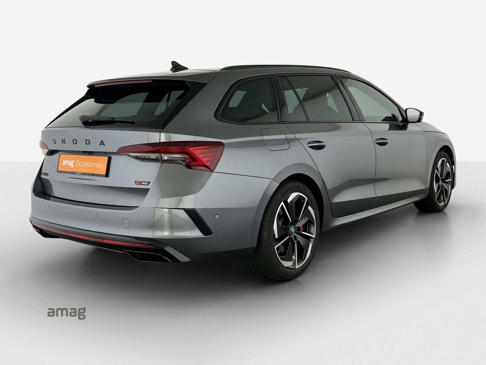 SKODA Octavia Combi 2.0 TSI DSG RS-image-4