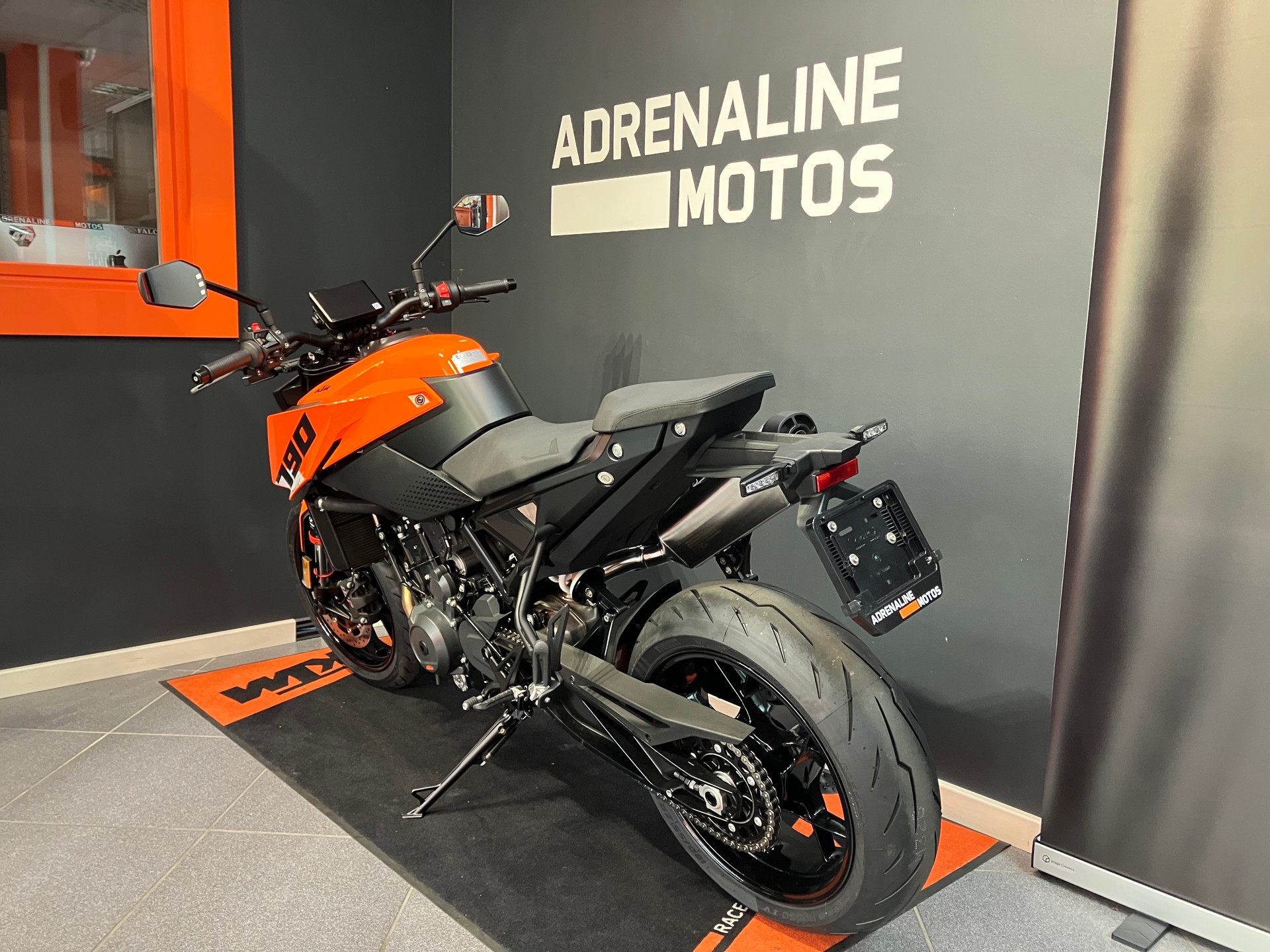 KTM 790 Duke-showroom-element-2