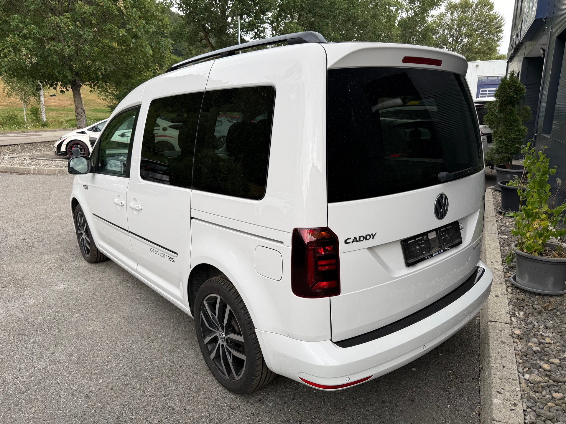 VW Caddy 2.0 TDI Edition 35 DSG-image-3